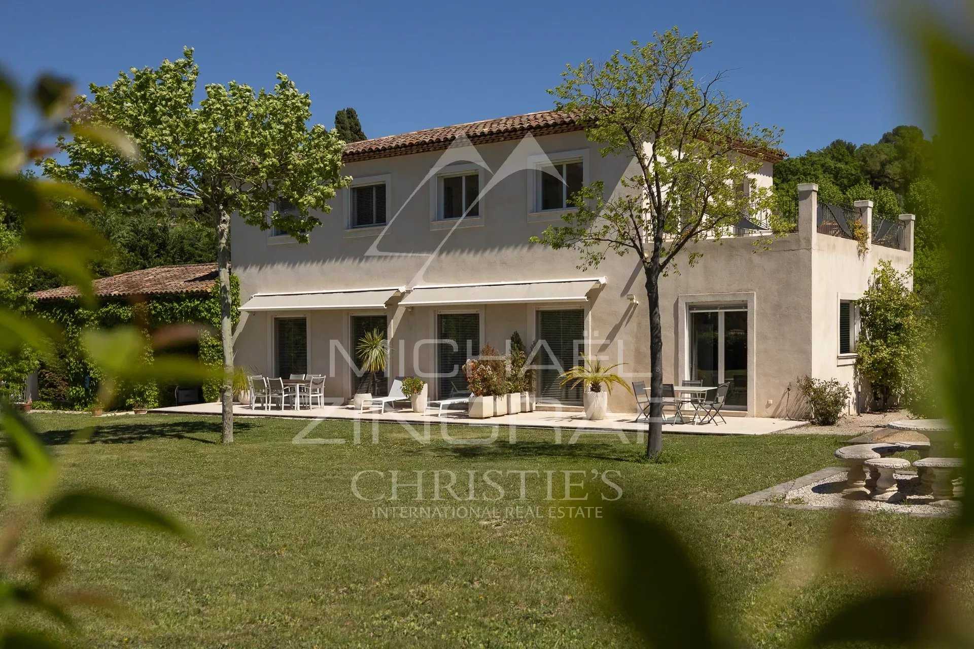 Huis in Le Plan-de-Grasse, Provence-Alpes-Côte d'Azur 12628490