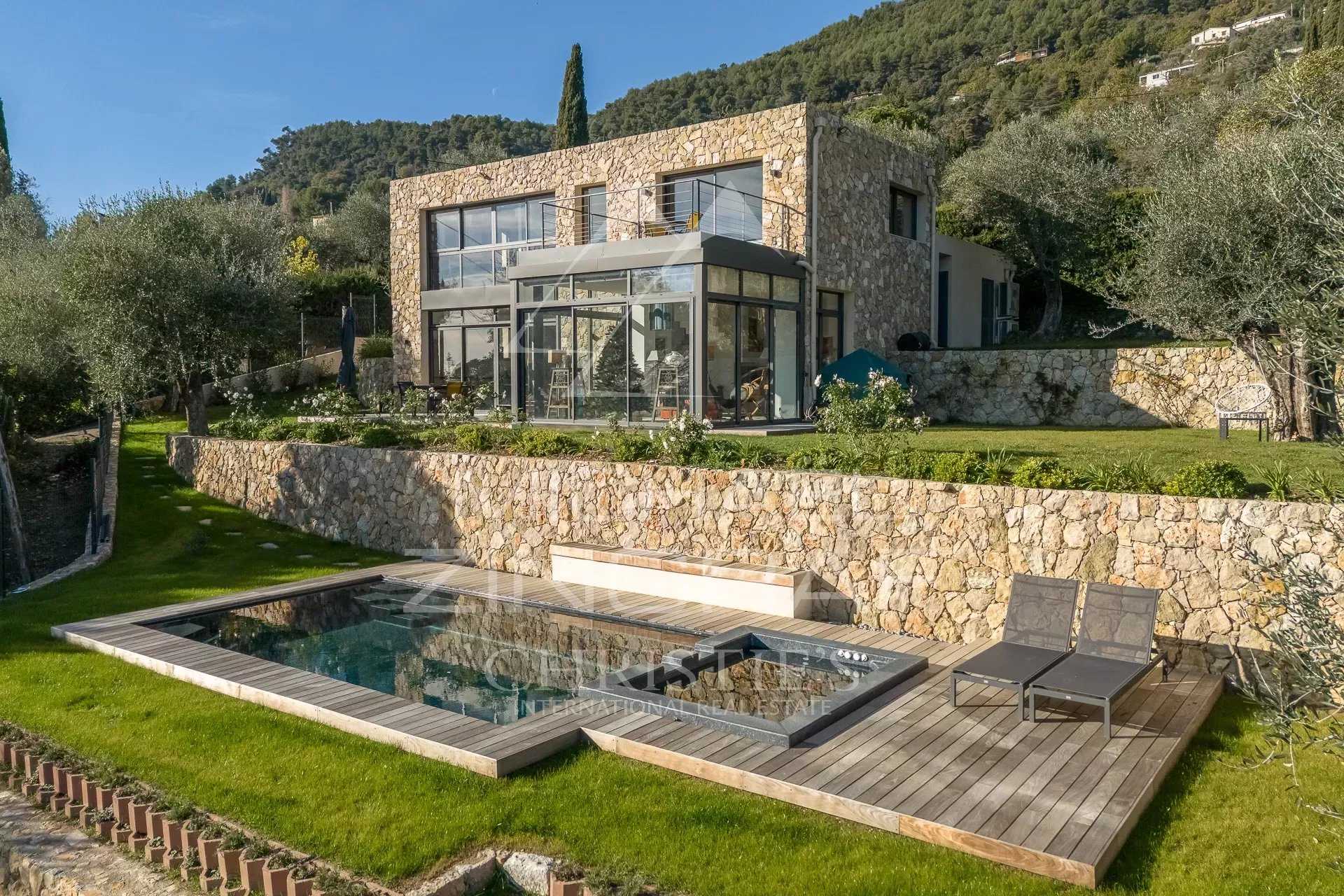 Hus i Grasse, Provence-Alpes-Cote d'Azur 12628493