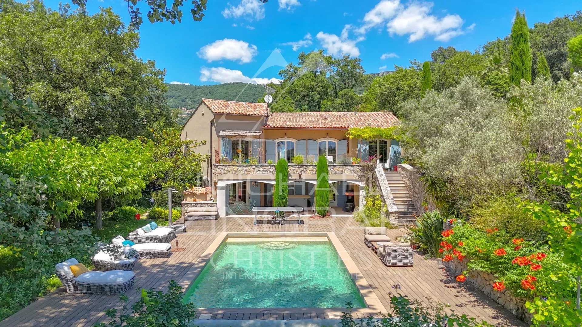 Huis in Chateauneuf-Grasse, Provence-Alpes-Côte d'Azur 12628501