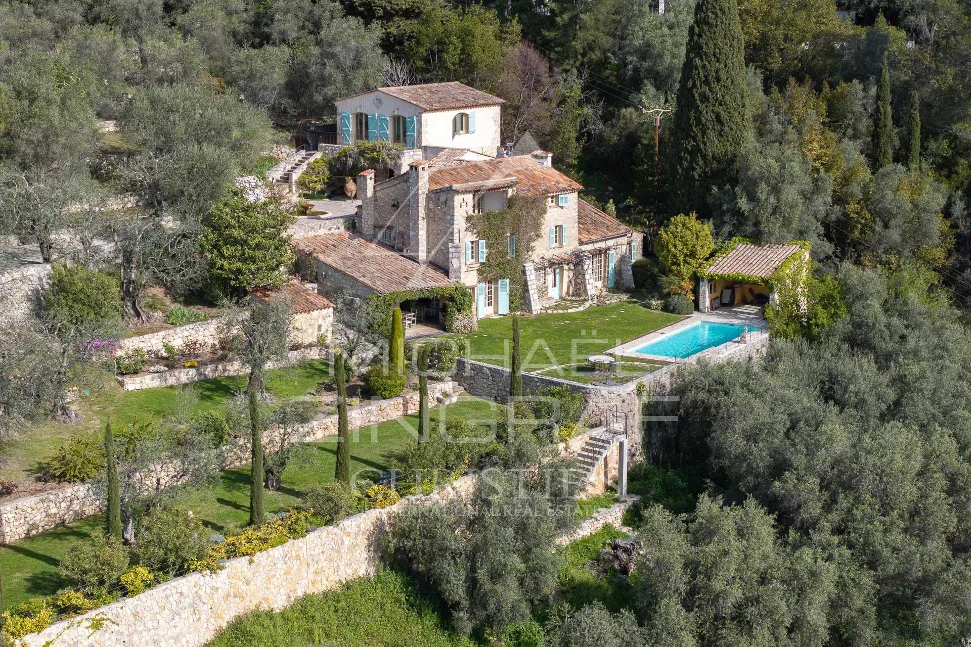 casa no Le Tignet, Provença-Alpes-Costa Azul 12628502