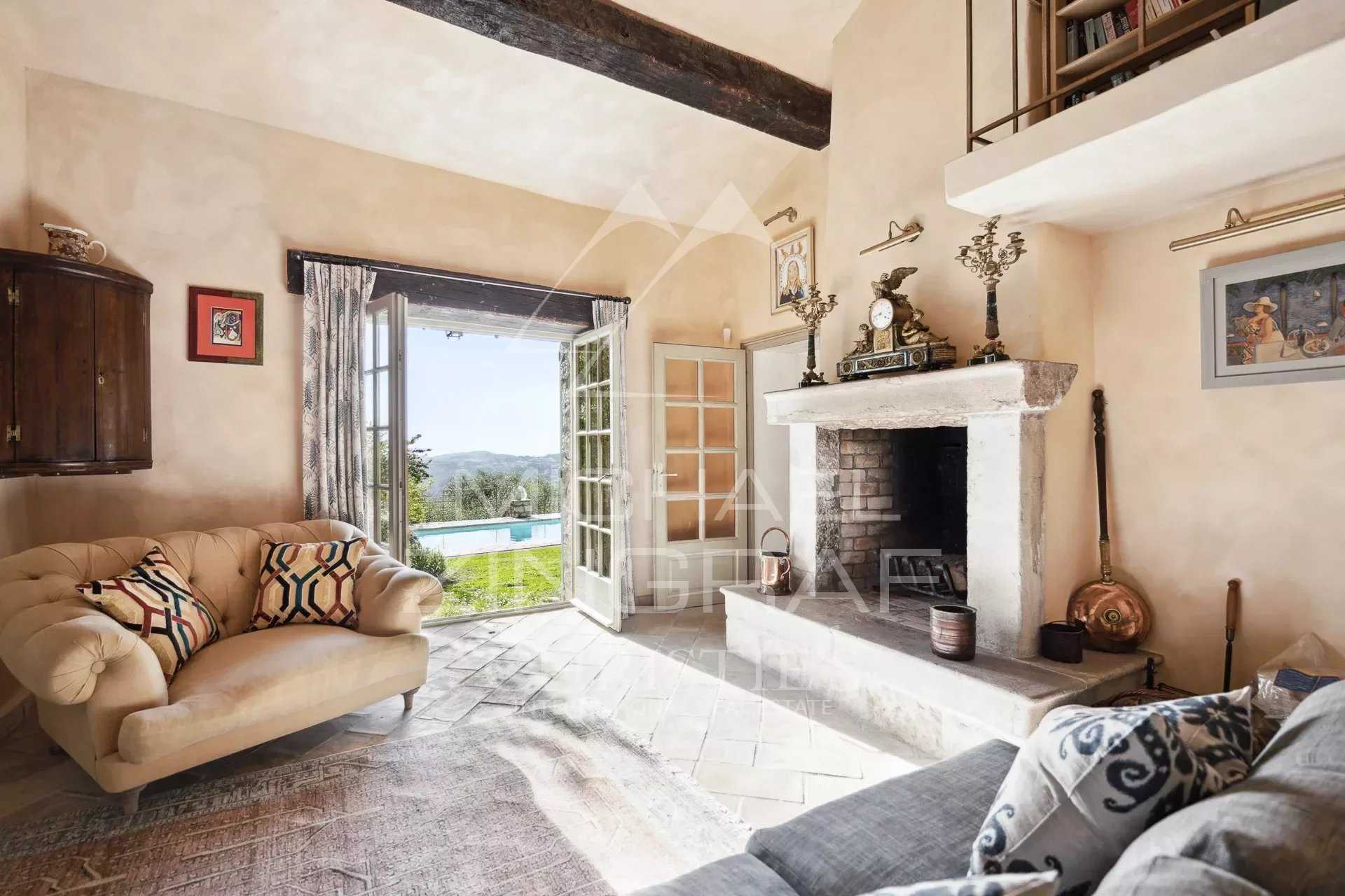 Talo sisään Le Tignet, Provence-Alpes-Cote d'Azur 12628502