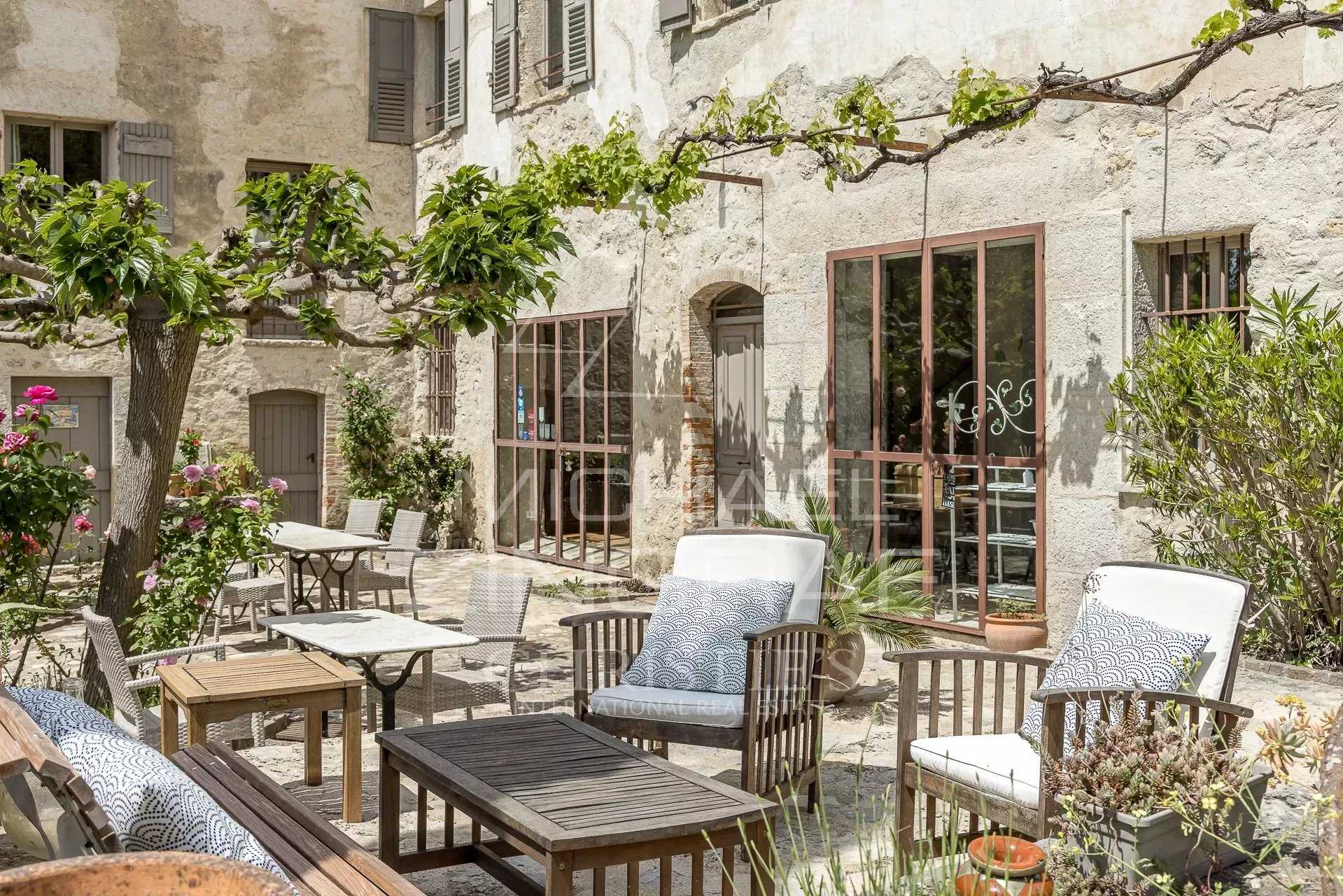 rumah dalam rumput, Provence-Alpes-Côte d'Azur 12628504