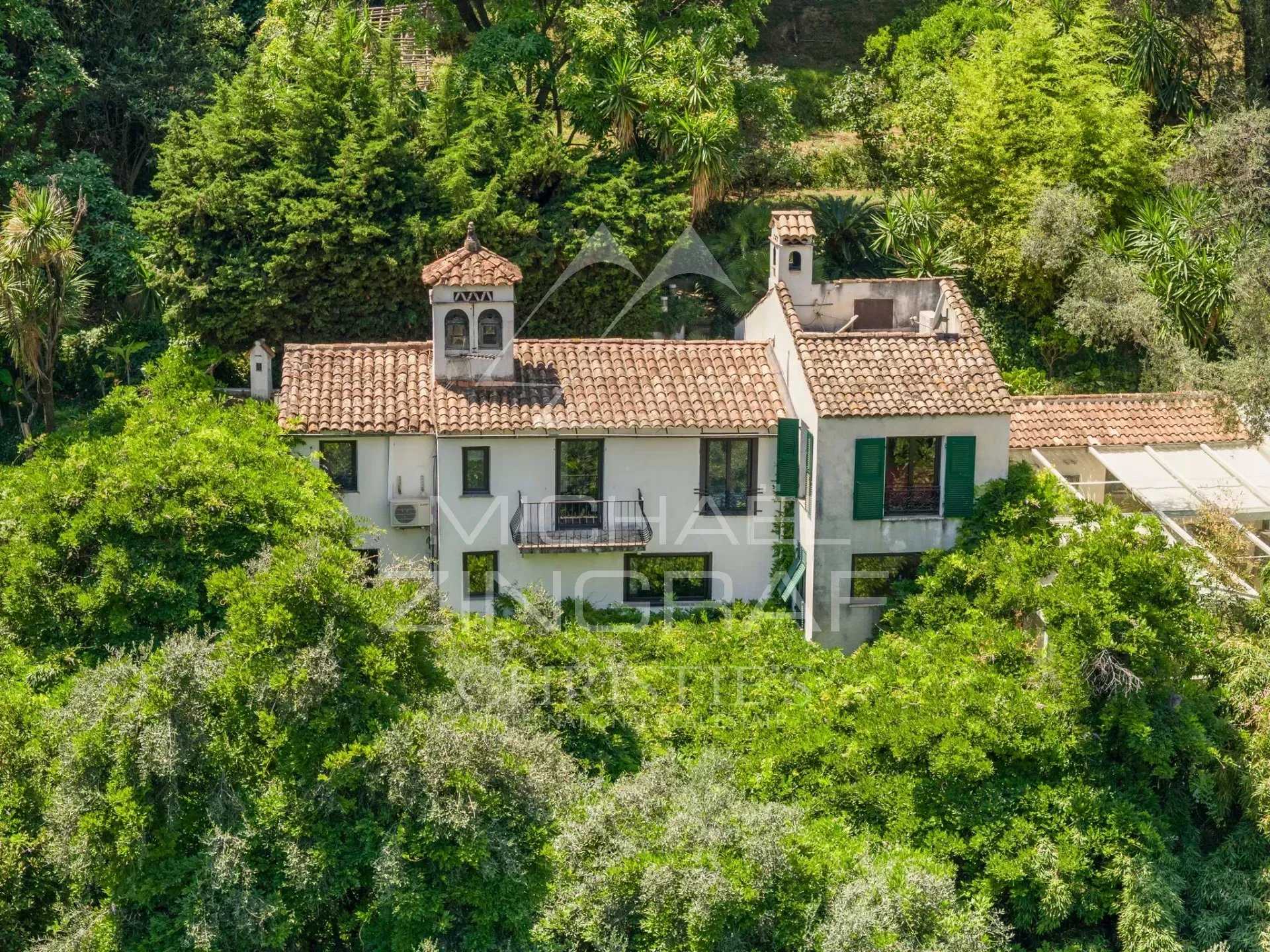 Talo sisään Menton, Provence-Alpes-Cote d'Azur 12628507