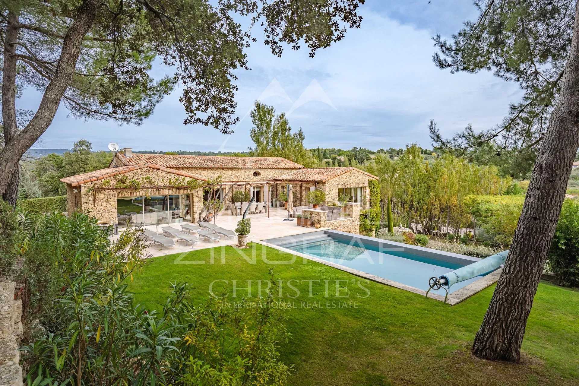 Будинок в Gordes, Provence-Alpes-Cote d'Azur 12628527