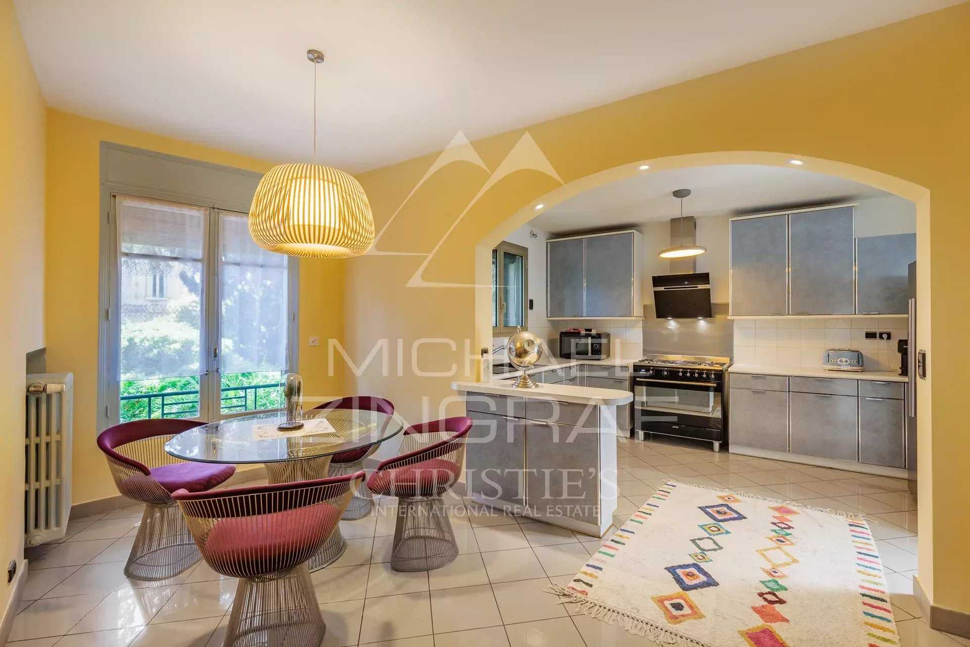 منازل متعددة في Arles, Provence-Alpes-Cote d'Azur 12628532