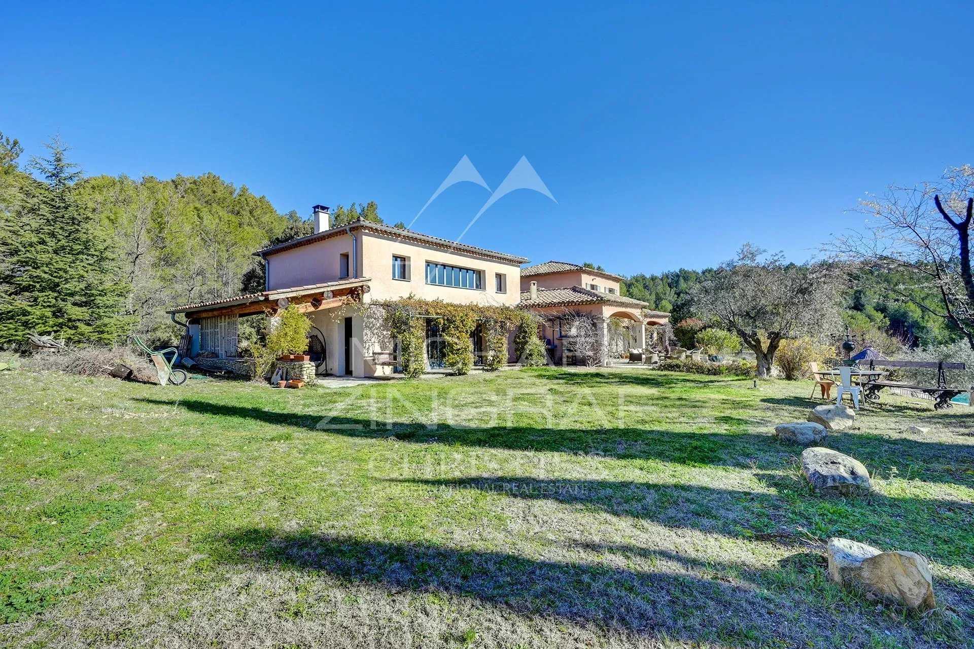 House in Rognes, Provence-Alpes-Cote d'Azur 12628575
