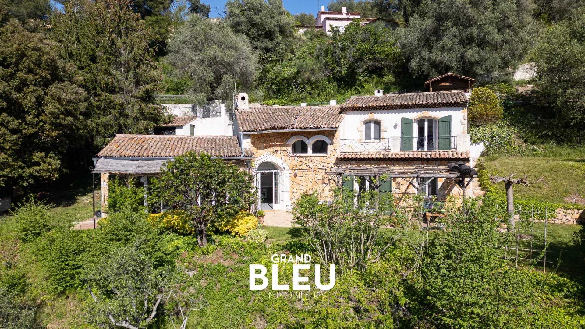 Rumah di Saint-Romawi, Provence-Alpes-Cote d'Azur 12628655
