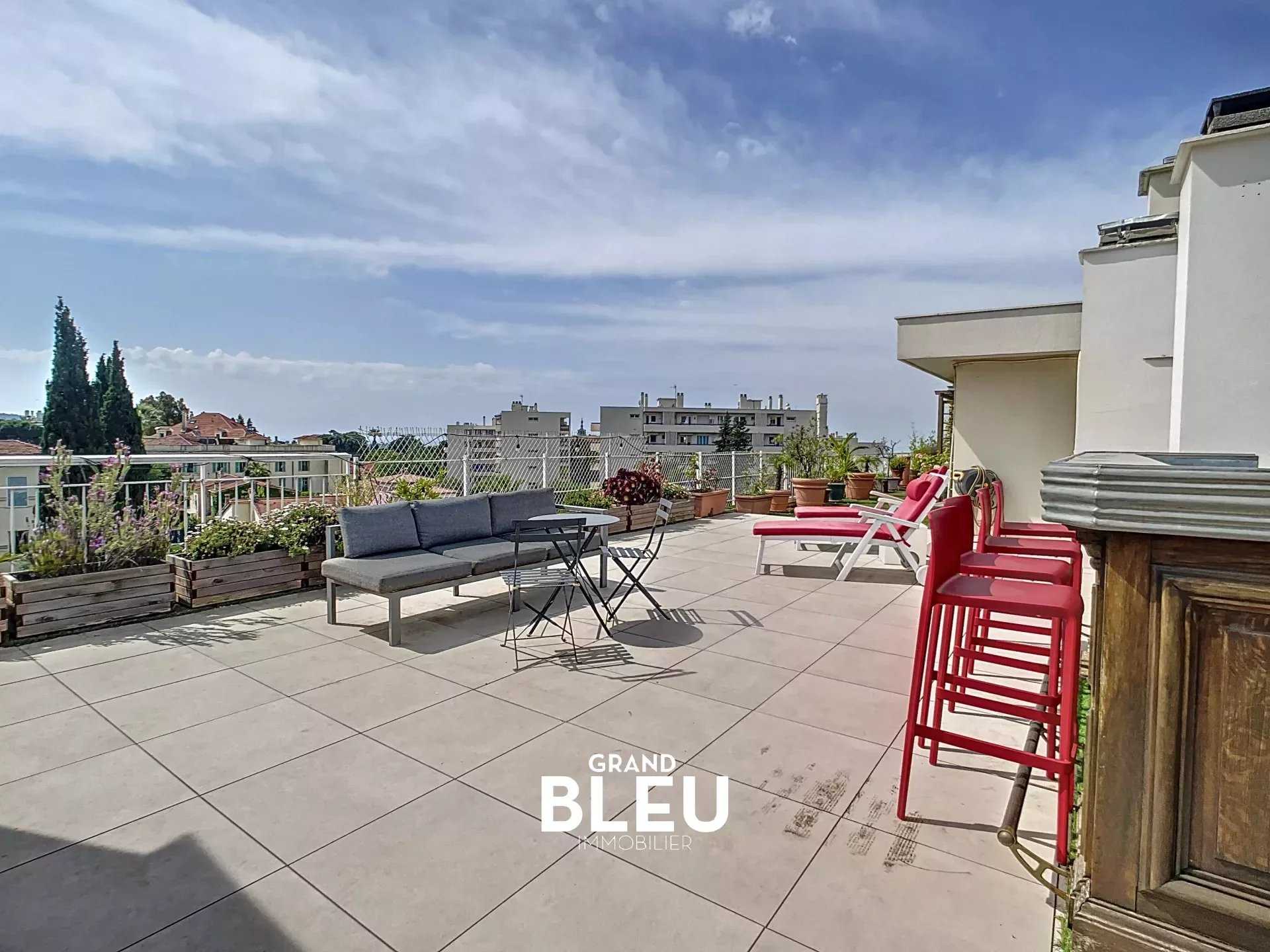 Condominium in Nice, Alpes-Maritimes 12628669