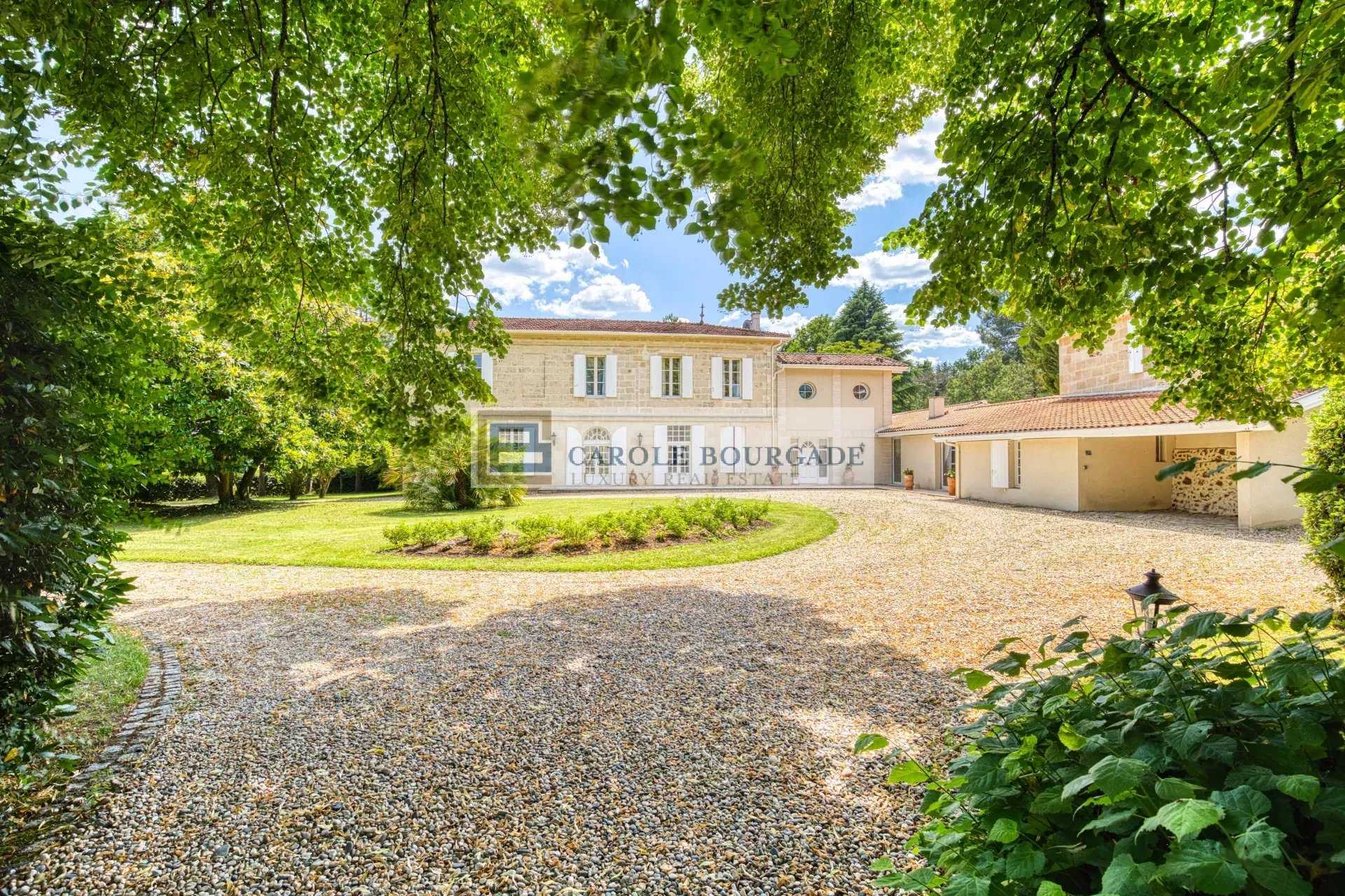Eigentumswohnung im Villenave-d'Ornon, Nouvelle-Aquitaine 12628700