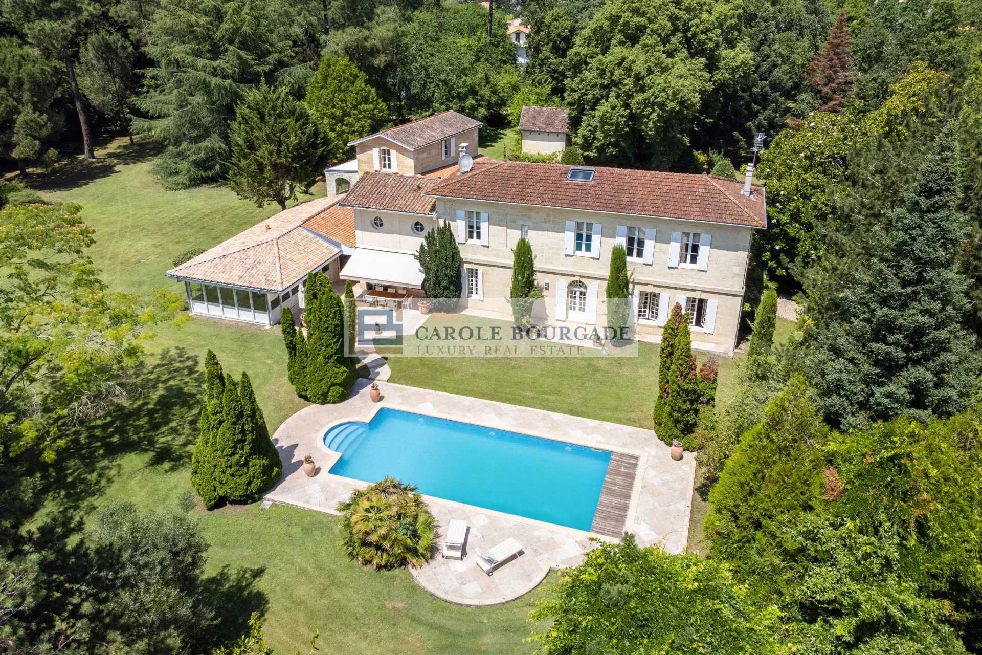 Eigentumswohnung im Villenave-d'Ornon, Nouvelle-Aquitaine 12628700