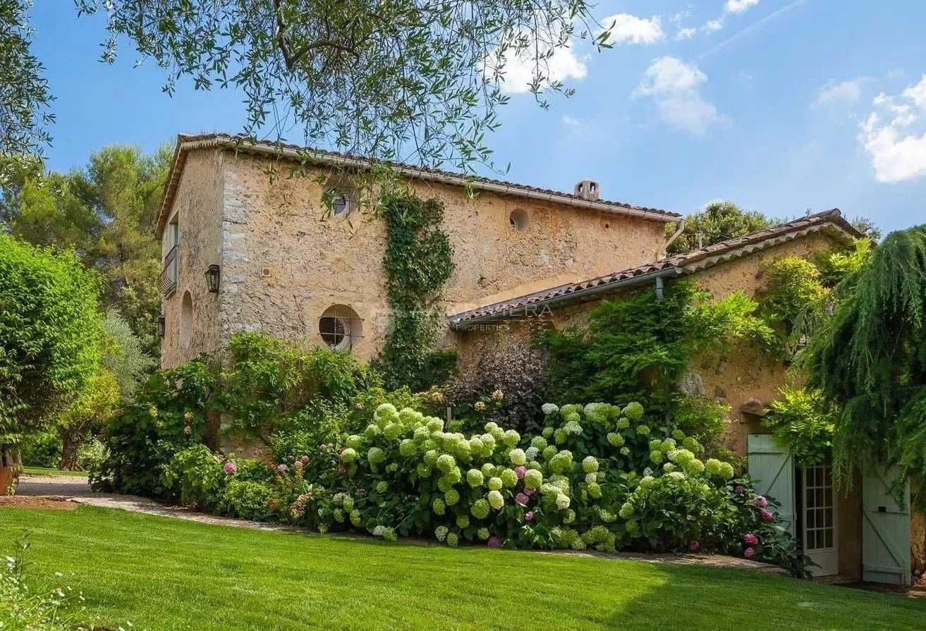 אַחֵר ב Valbonne, Provence-Alpes-Cote d'Azur 12628703