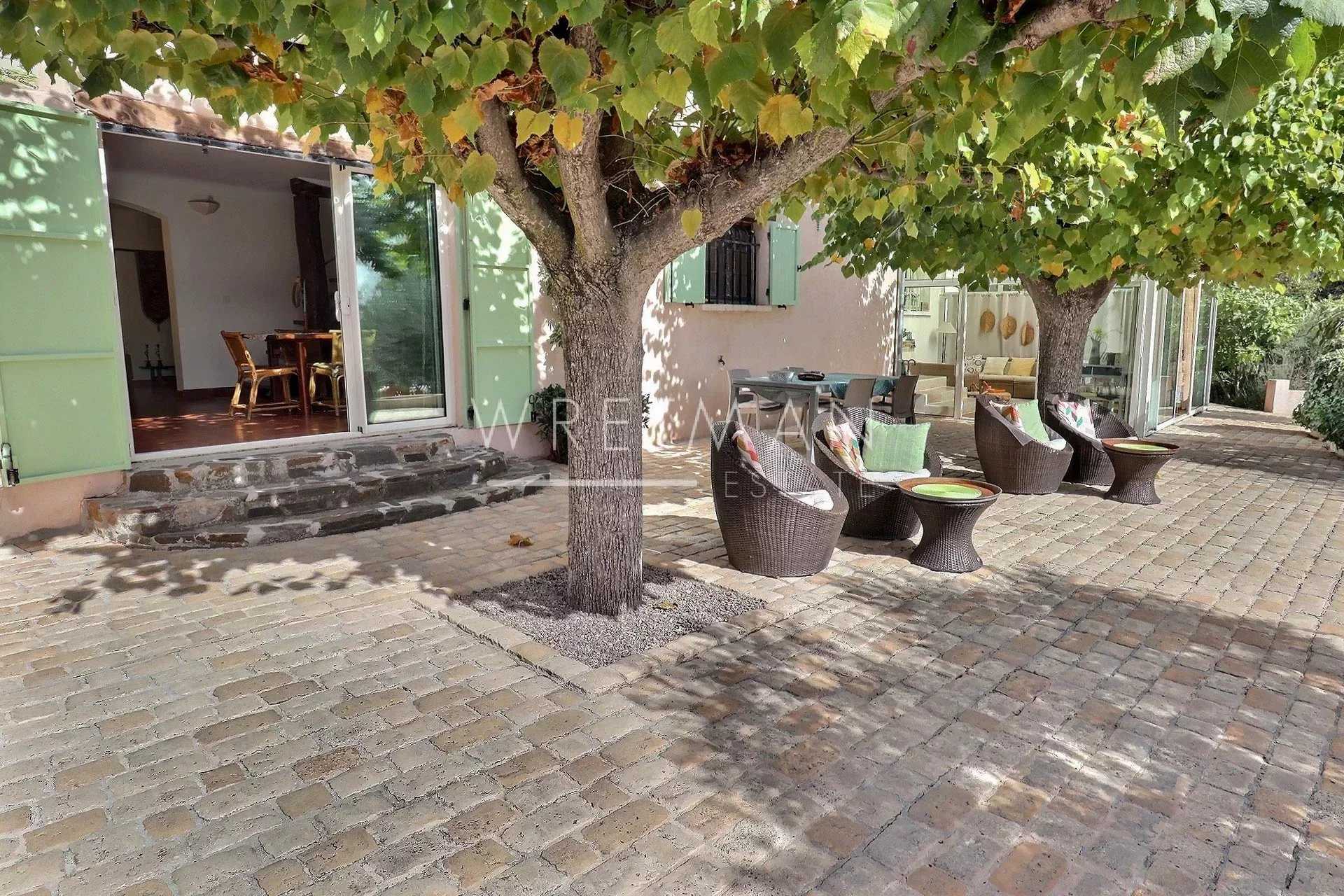 House in Draguignan, Provence-Alpes-Cote d'Azur 12628779