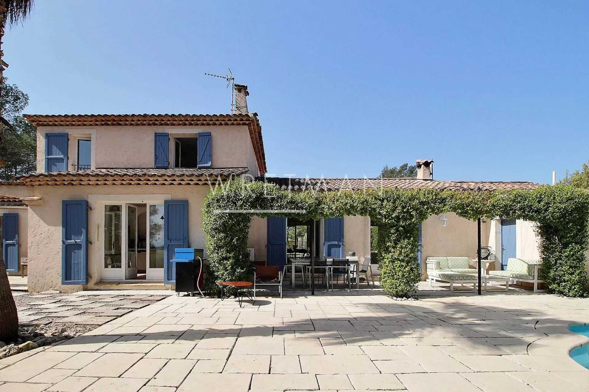 Hus i Fayence, Provence-Alpes-Cote d'Azur 12628785