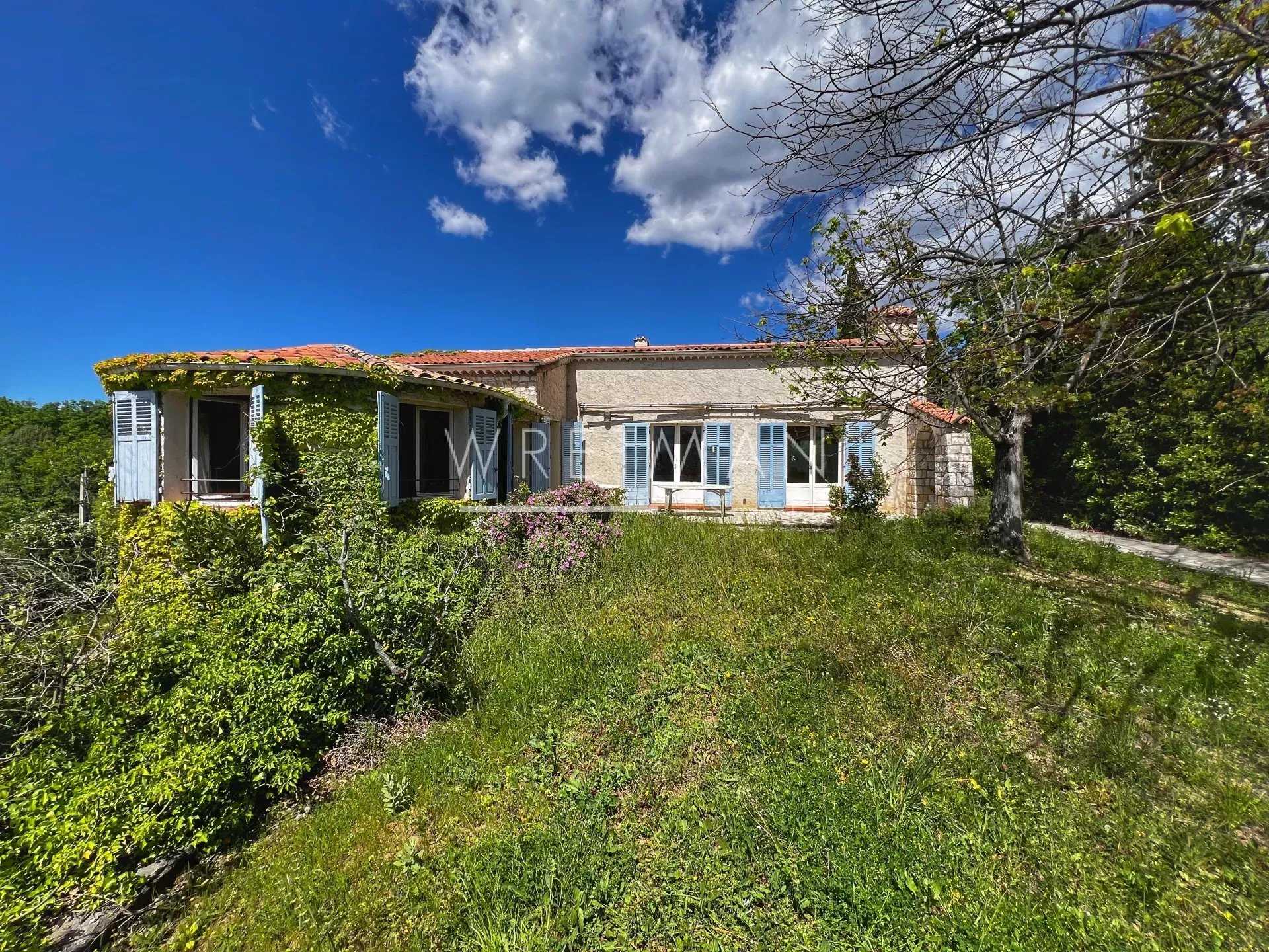 Talo sisään Montauroux, Provence-Alpes-Cote d'Azur 12628791