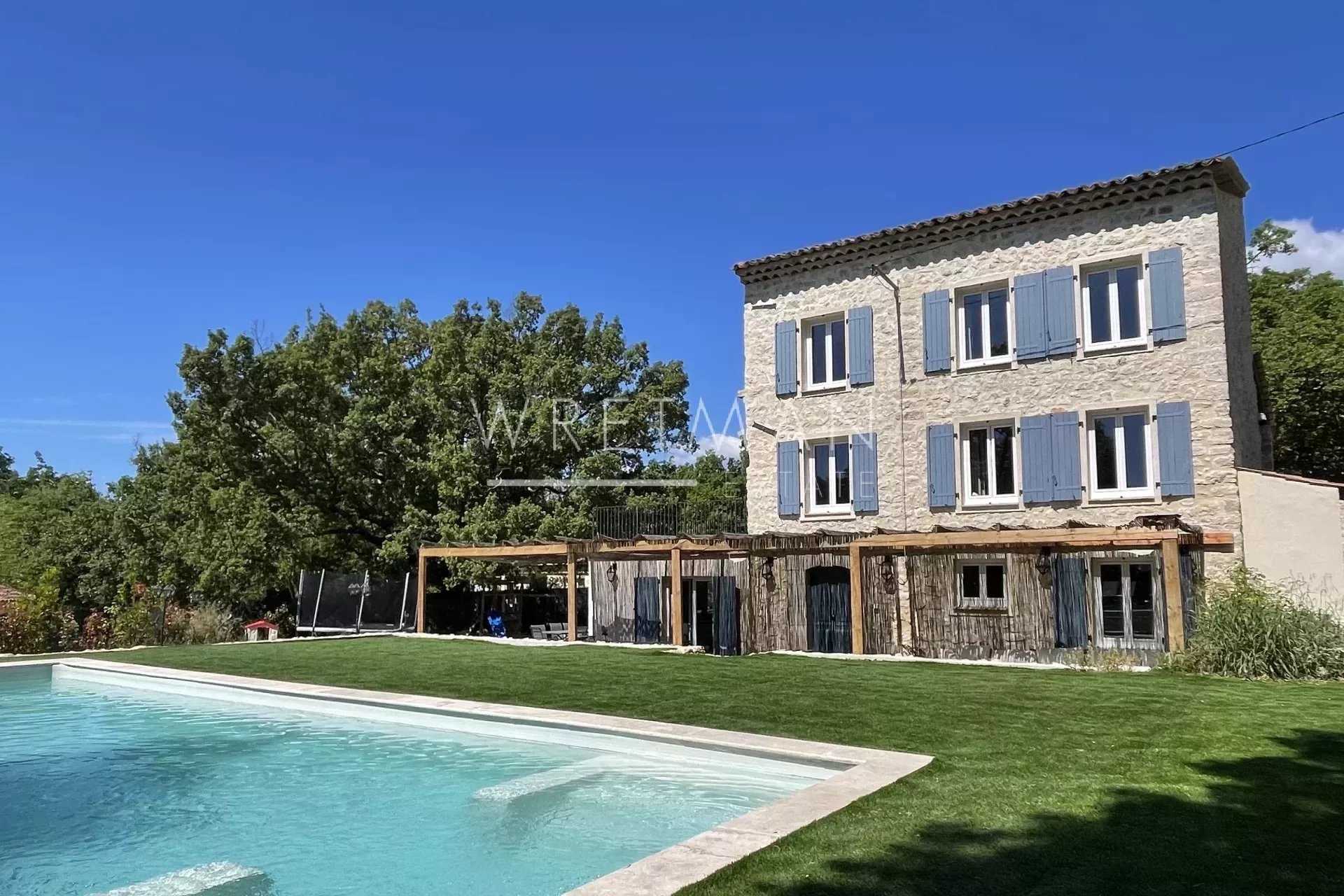 Hus i Fayence, Provence-Alpes-Cote d'Azur 12628796