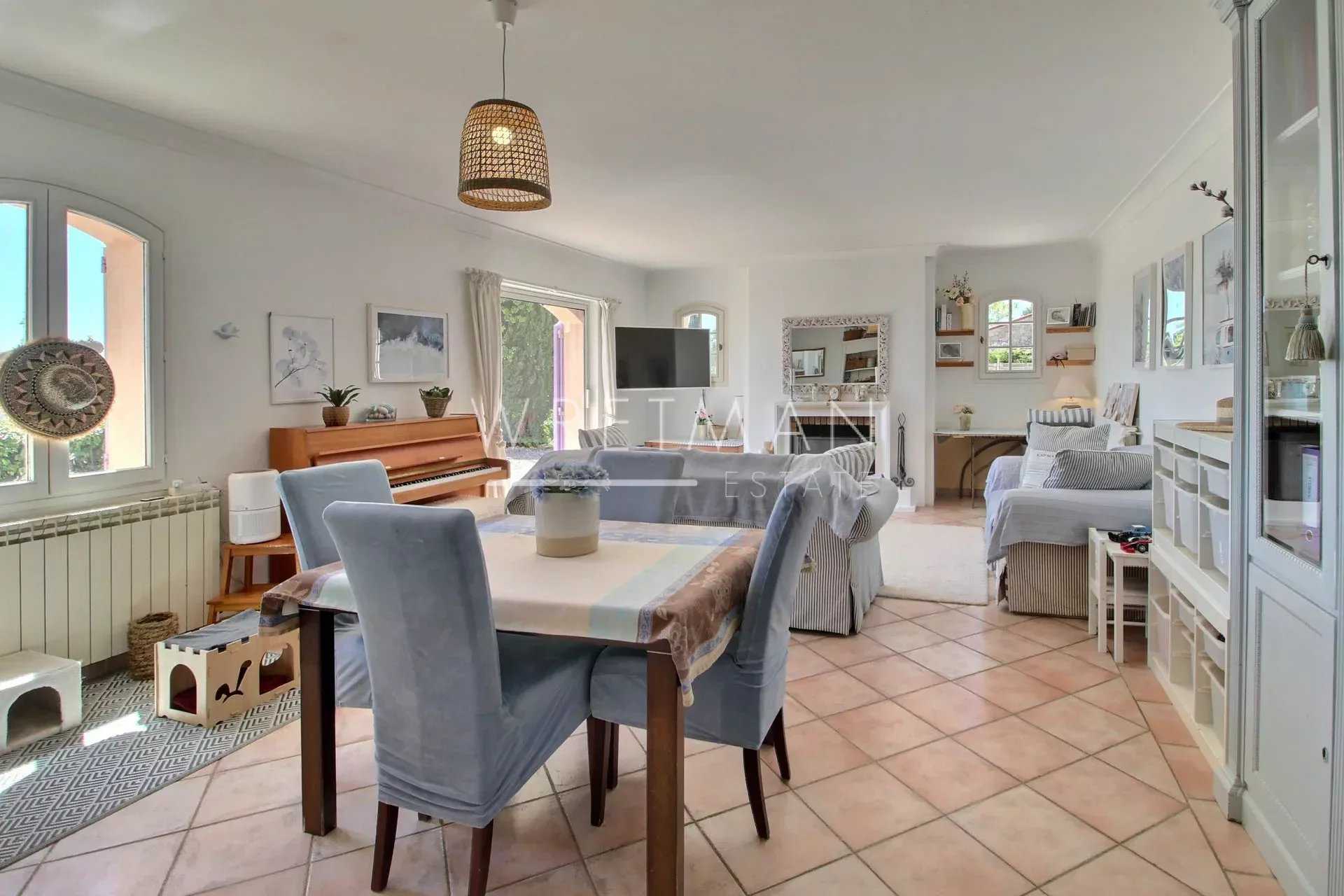 Rumah di Montauroux, Provence-Alpes-Cote d'Azur 12628797