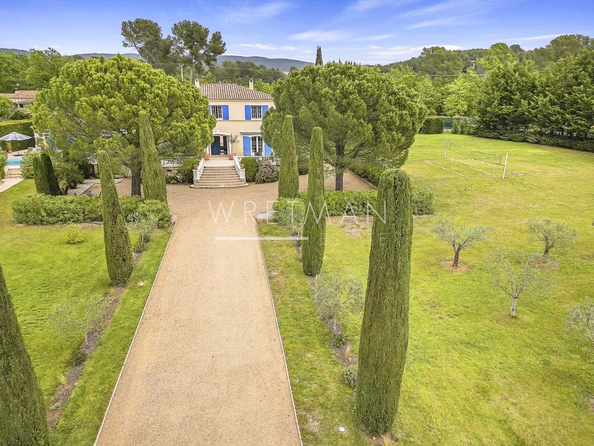 Casa nel Draguignan, Provence-Alpes-Cote d'Azur 12628802