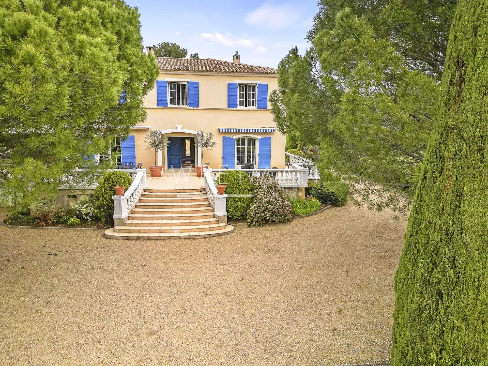 Rumah di Draguignan, Provence-Alpes-Cote d'Azur 12628802