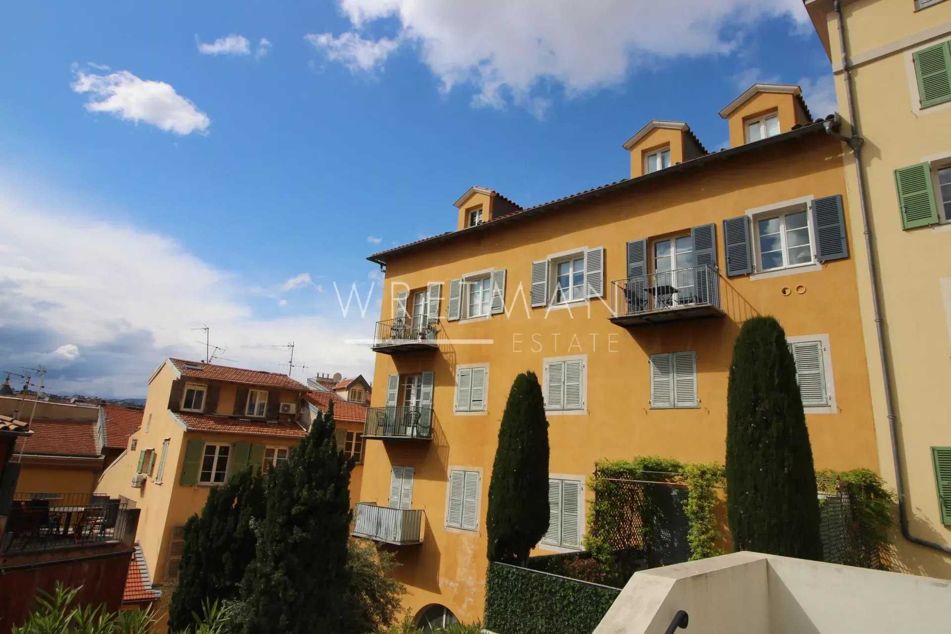 Condominium in Nice, Alpes-Maritimes 12628839