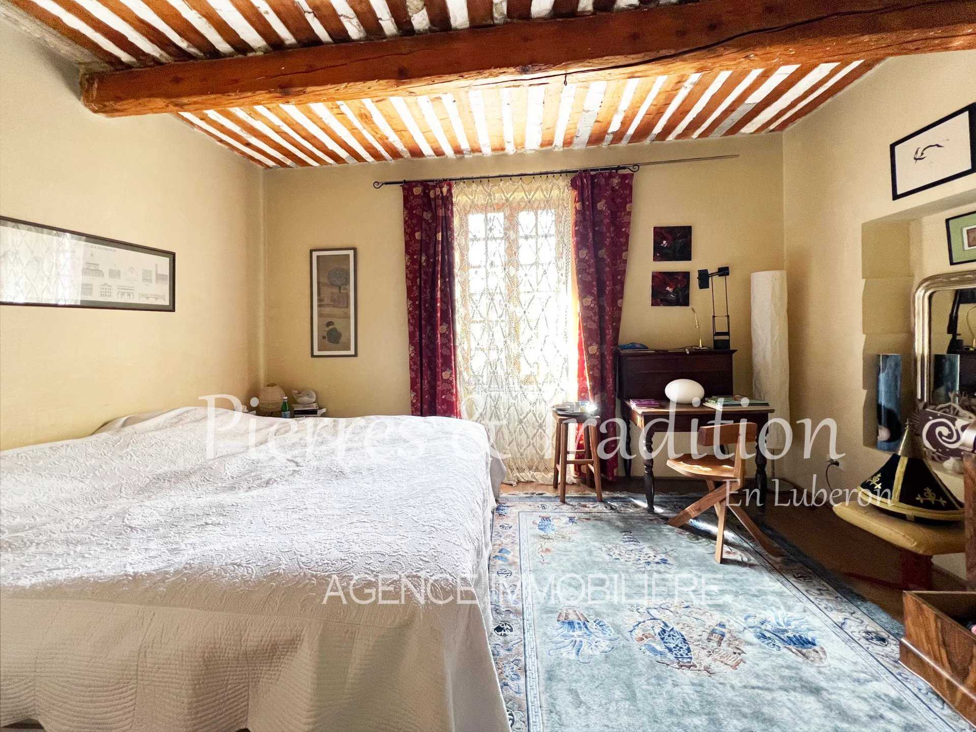 Talo sisään Goult, Provence-Alpes-Cote d'Azur 12628867