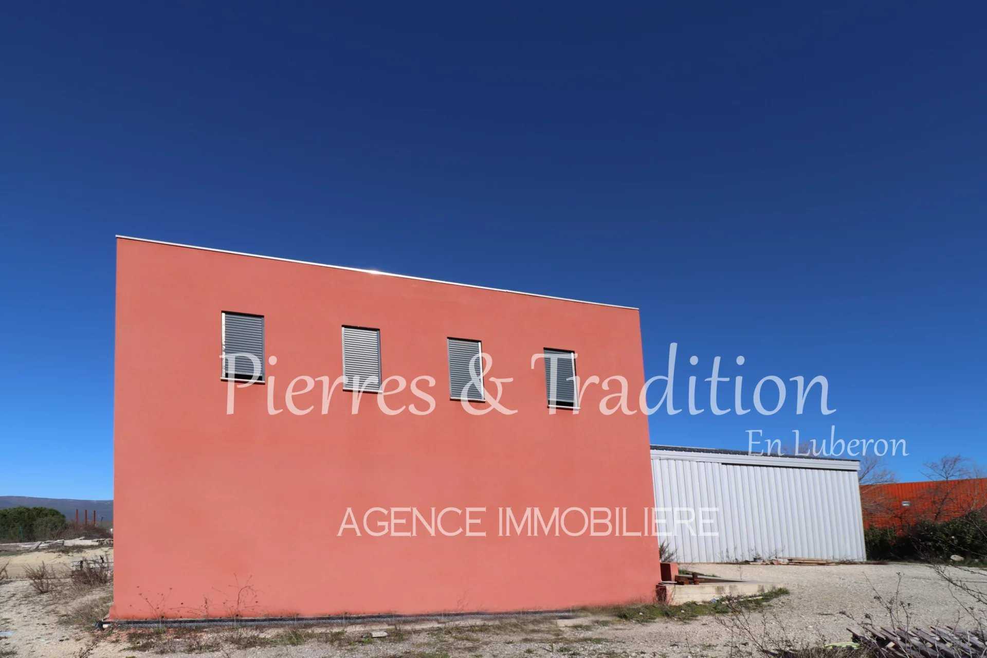 Other in Apt, Provence-Alpes-Cote d'Azur 12628880