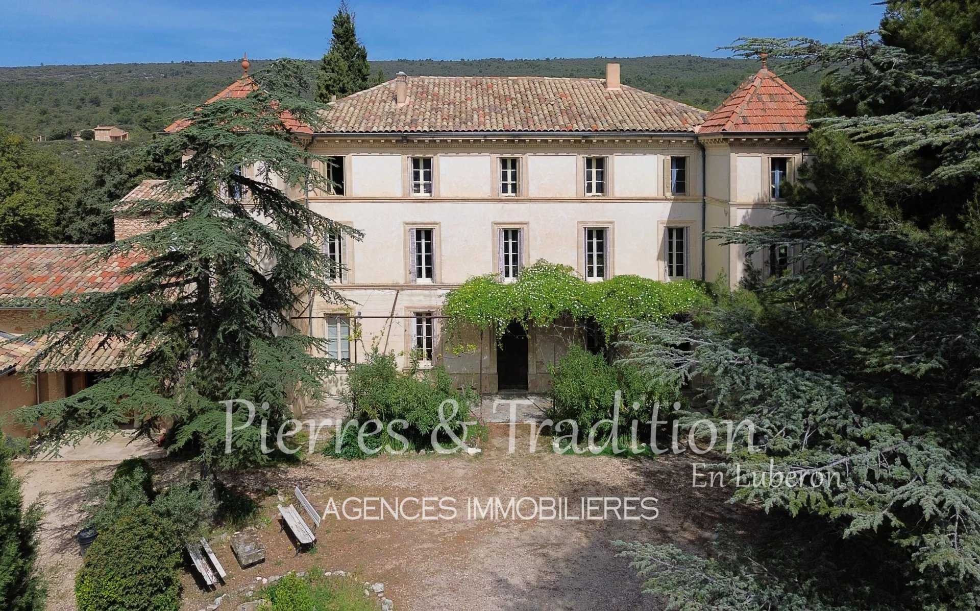 жилой дом в Saint-Saturnin-les-Apt, Provence-Alpes-Cote d'Azur 12628884