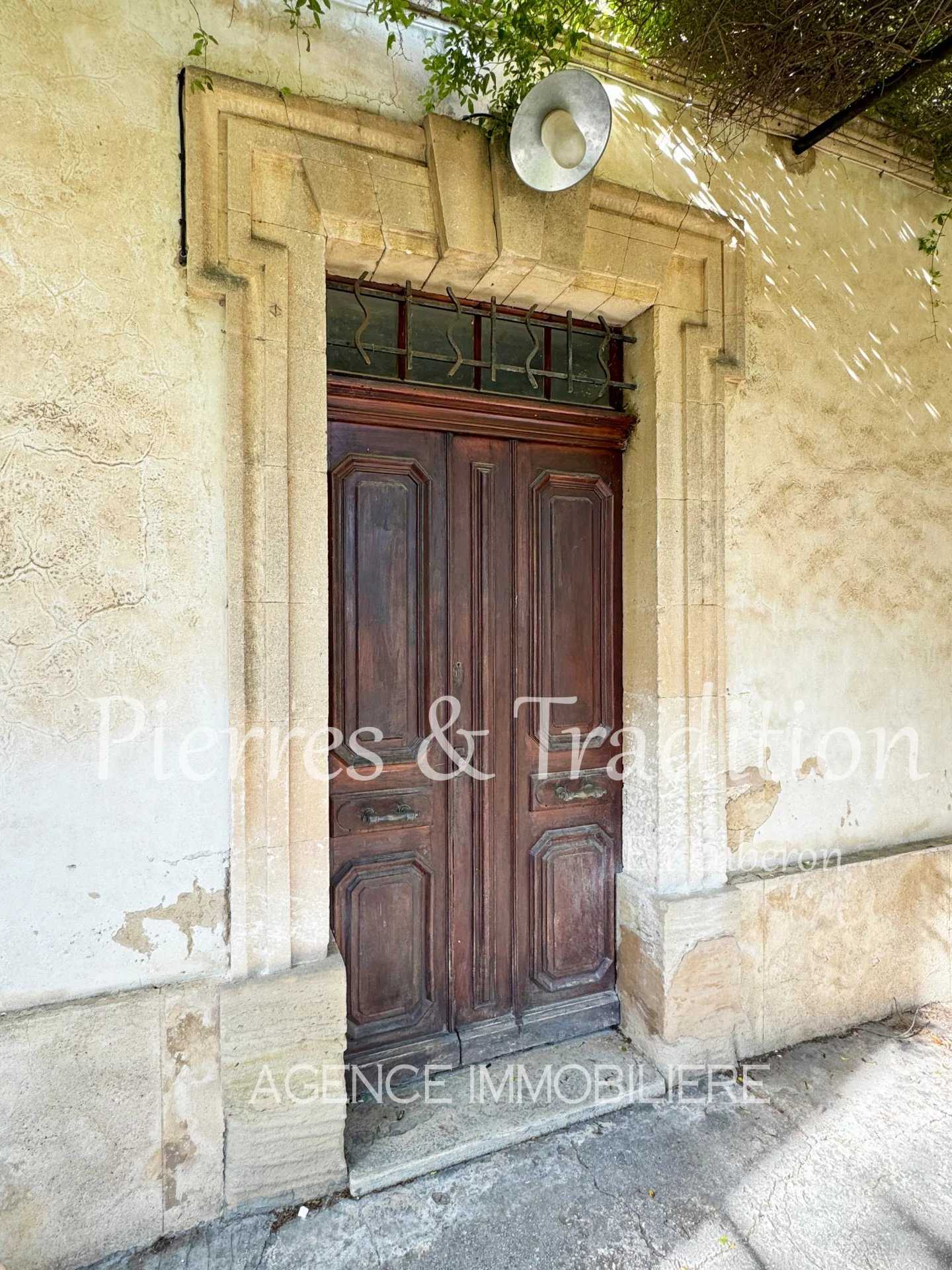 Rumah di Saint-Saturnin-les-Apt, Provence-Alpes-Cote d'Azur 12628884