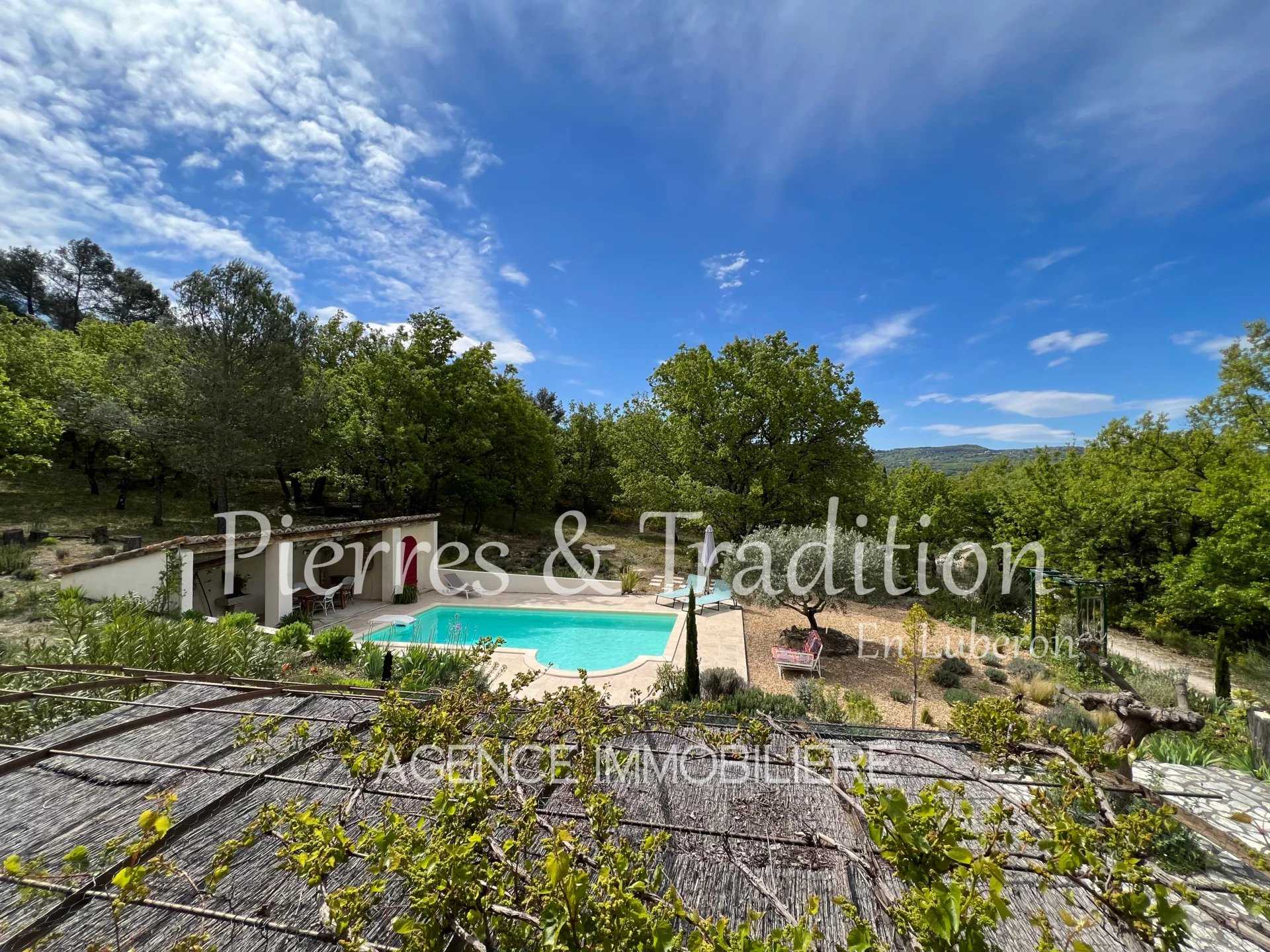 Hus i Saignon, Provence-Alpes-Cote d'Azur 12628885