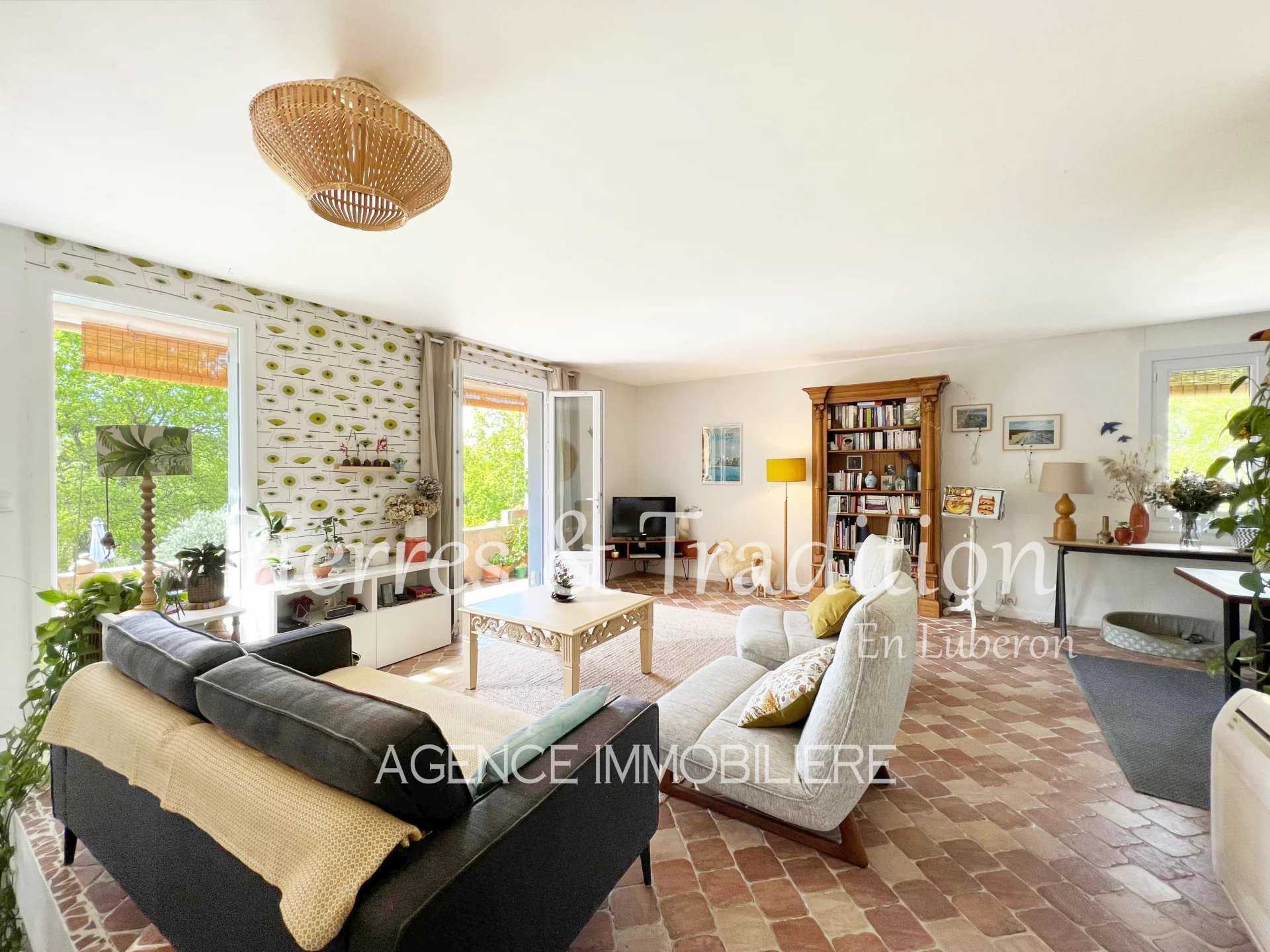 房子 在 Saignon, Provence-Alpes-Cote d'Azur 12628885