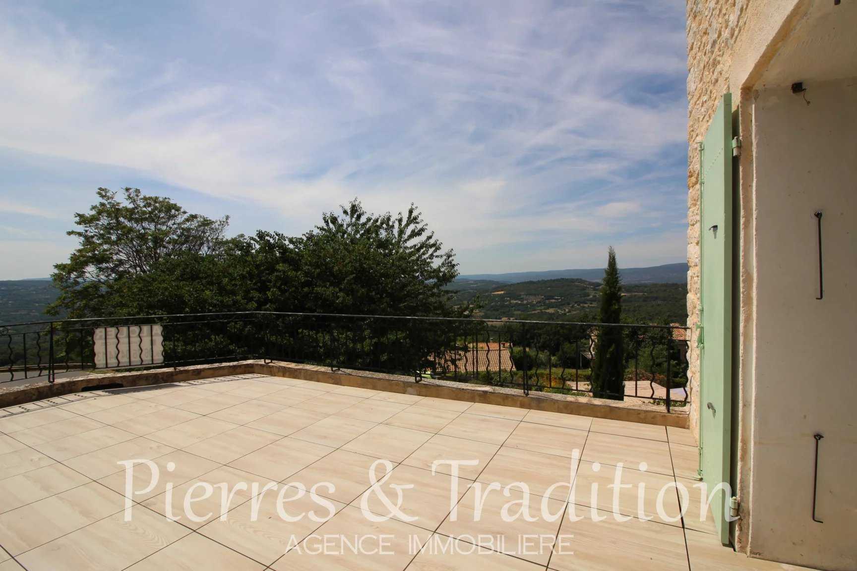 بيت في Caseneuve, Provence-Alpes-Cote d'Azur 12628890