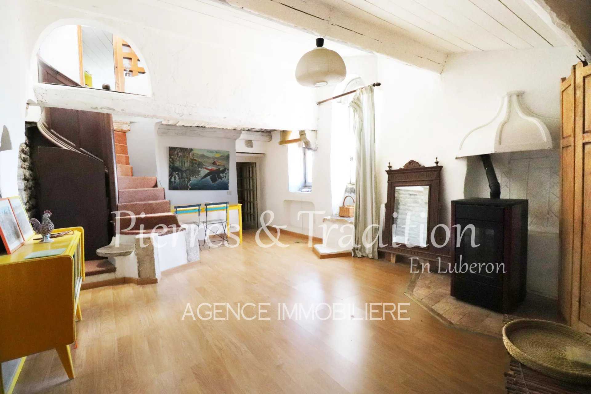 Talo sisään Bonnieux, Provence-Alpes-Cote d'Azur 12628891