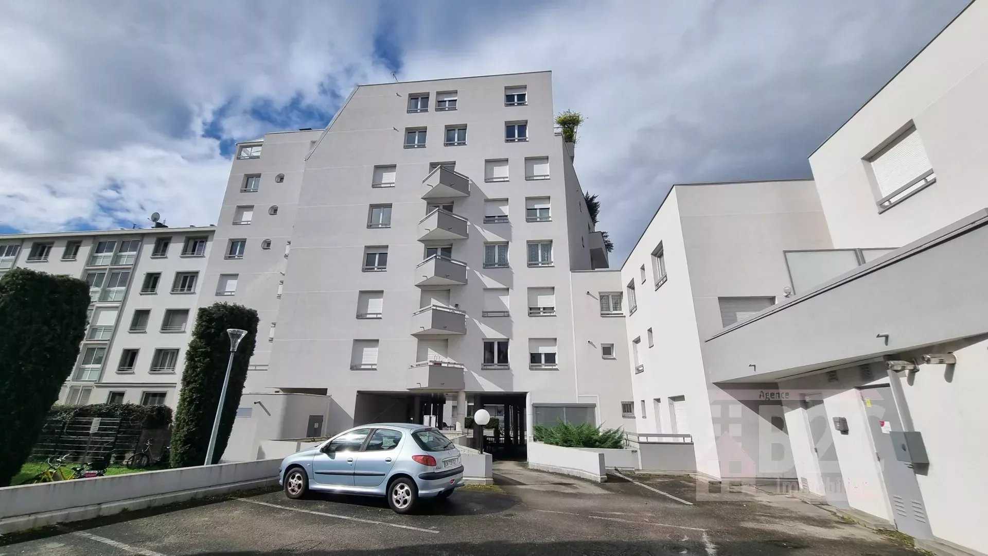Condominio en Grenoble, Auvernia-Ródano-Alpes 12628903