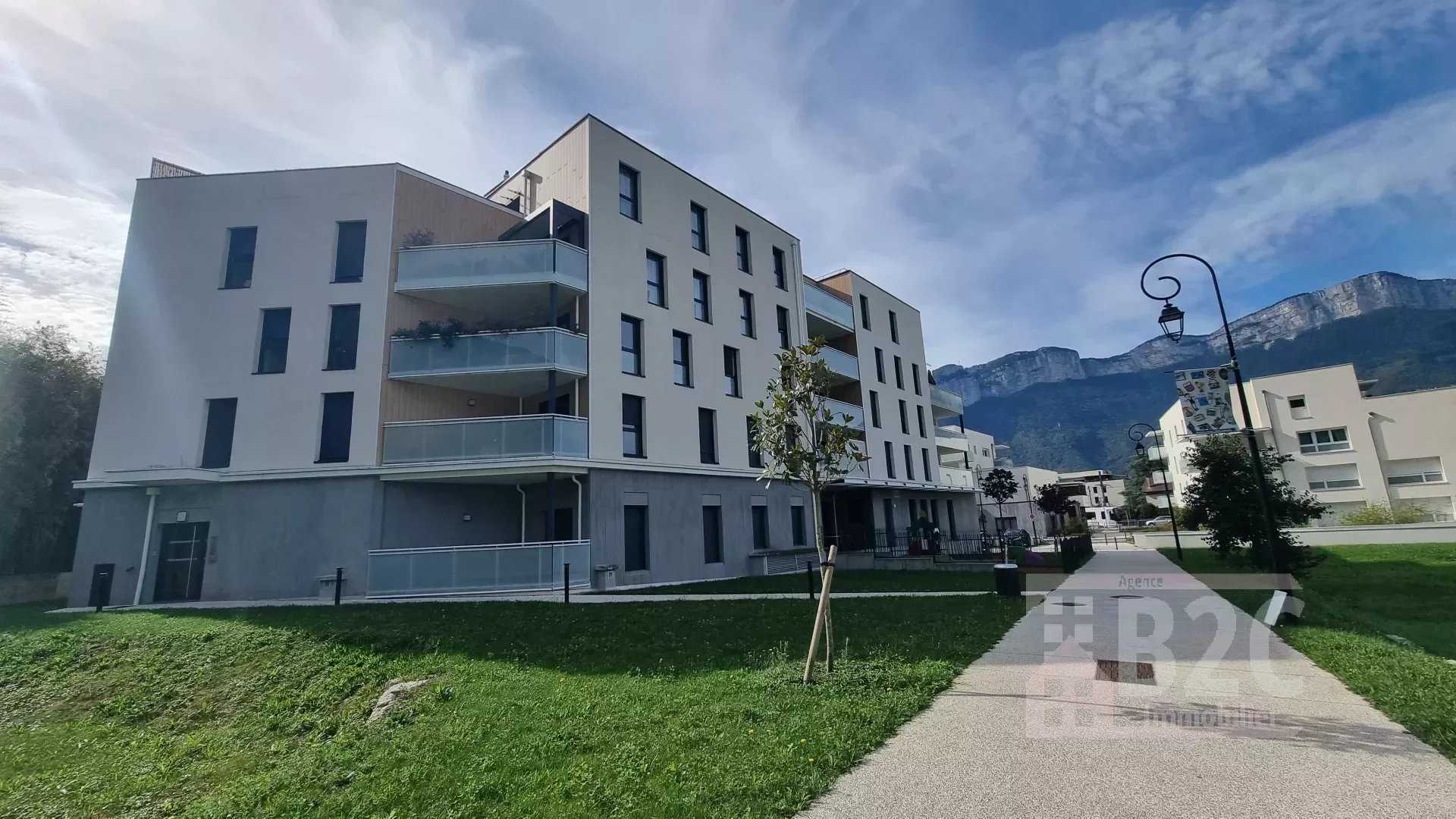 Condominium in Fontanil-Cornillon, Auvergne-Rhone-Alpes 12628904