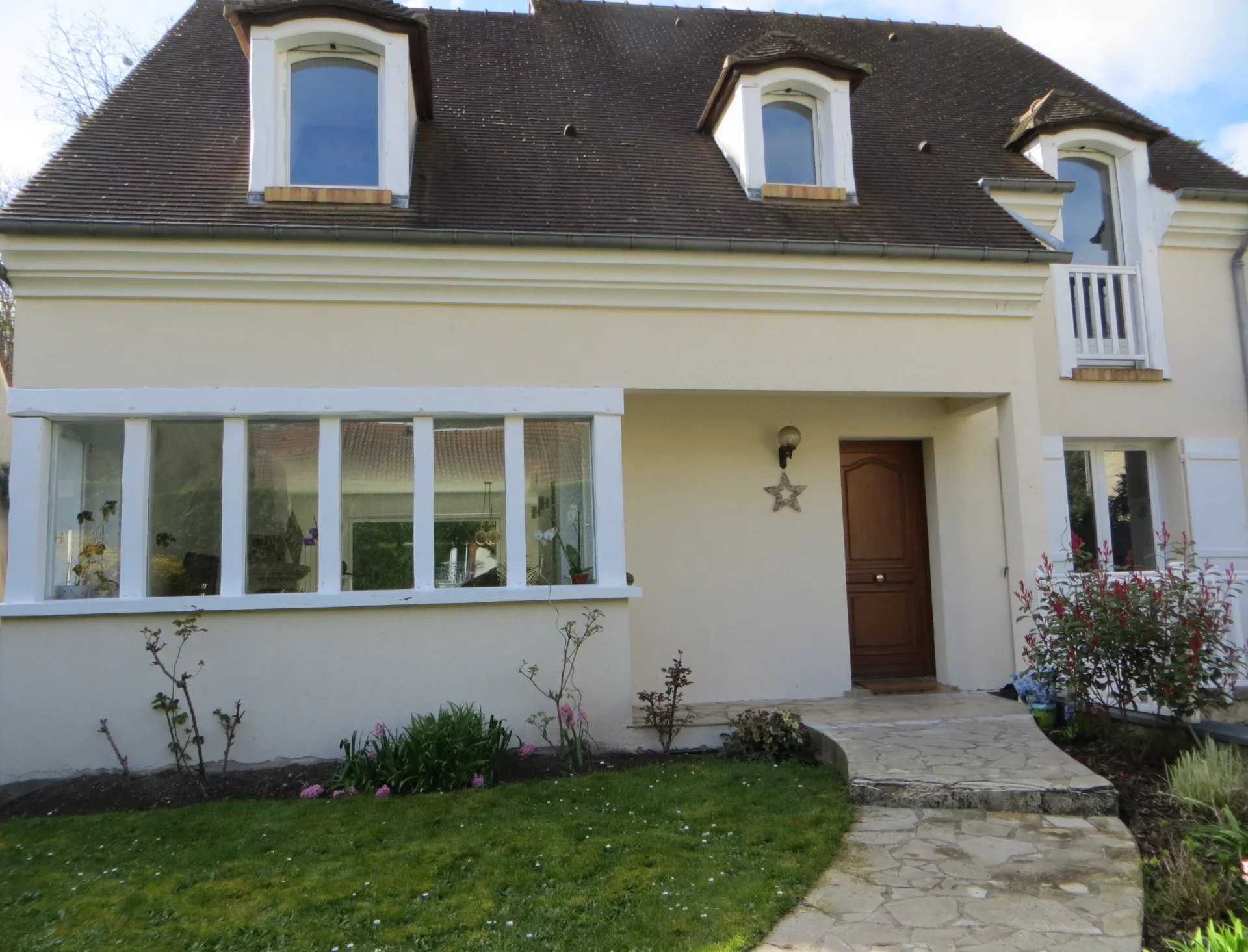 House in Le Mesnil-le-Roi, Yvelines 12628923