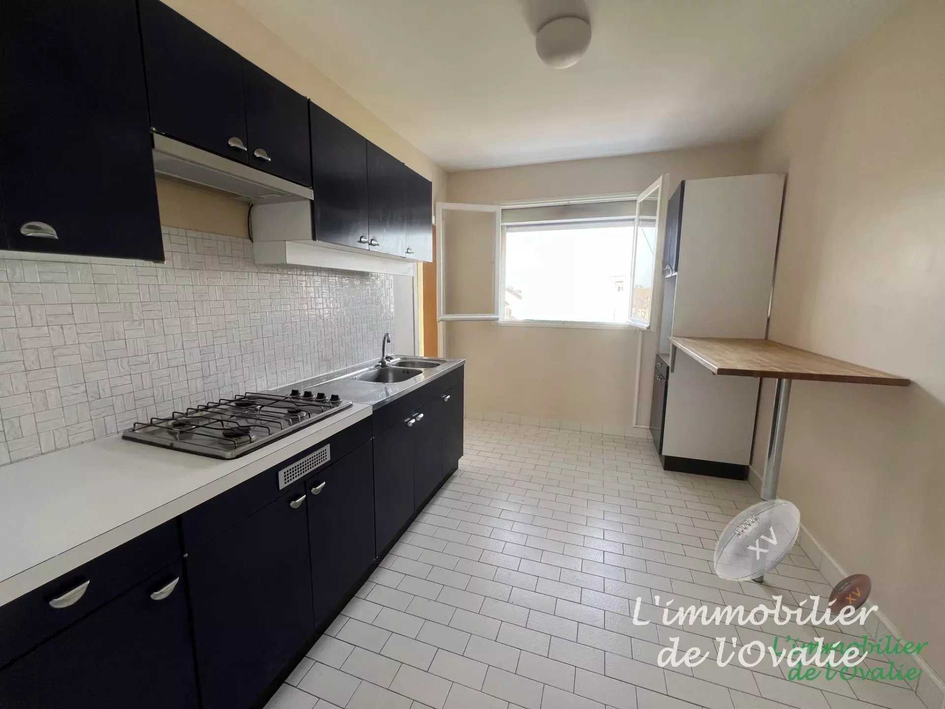 公寓 在 冷玛扎林, 法兰西岛 12629062