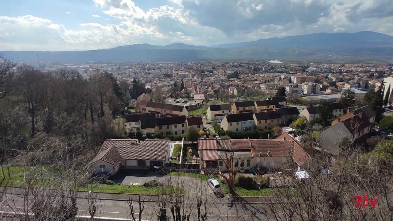 公寓 在 Le Peage-de-Roussillon, 奧弗涅-羅納-阿爾卑斯大區 12629078