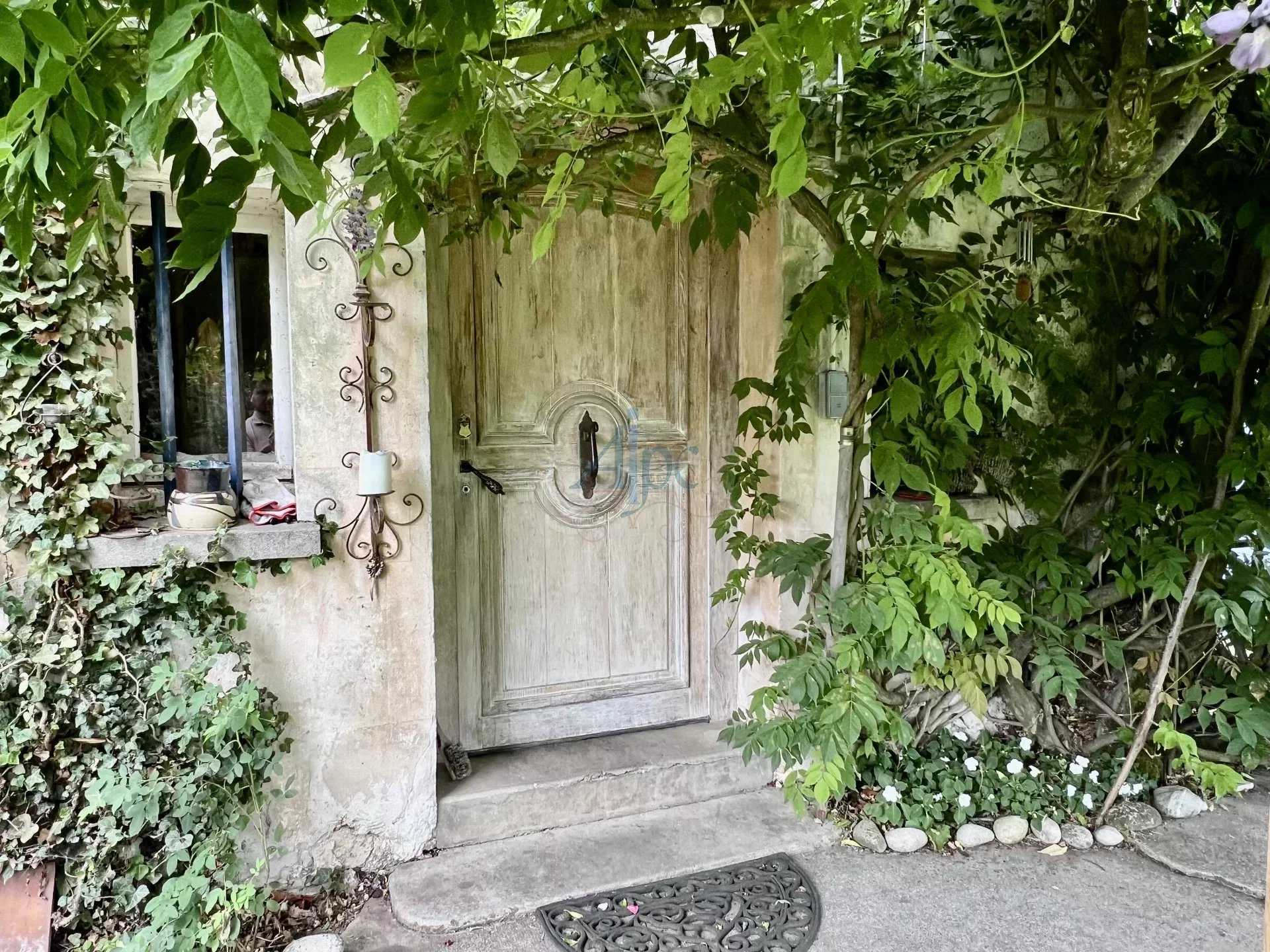 Dom w Amillis, Ile-de-France 12629114