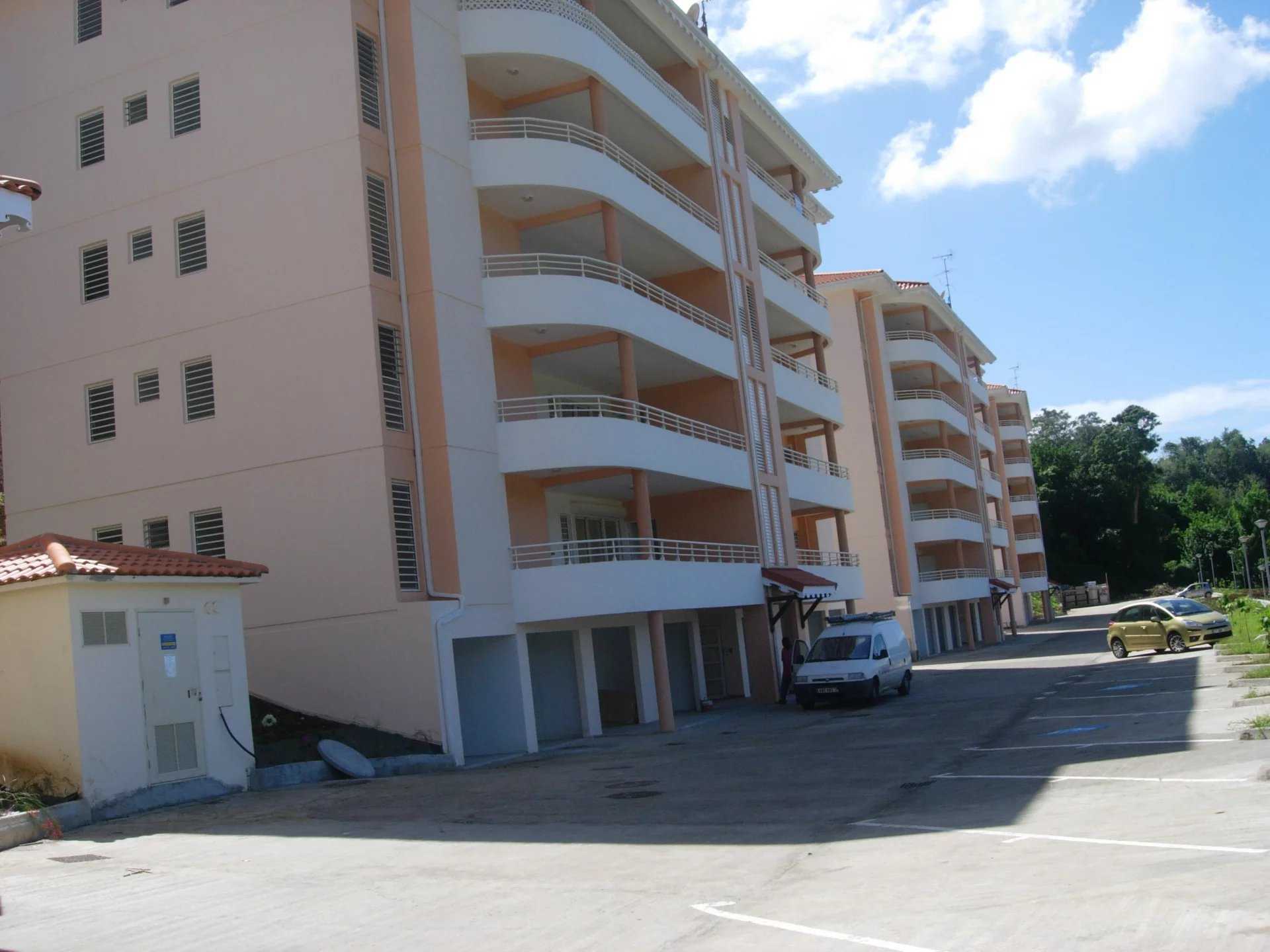 Condominium dans Vielle Case, Saint André 12629143