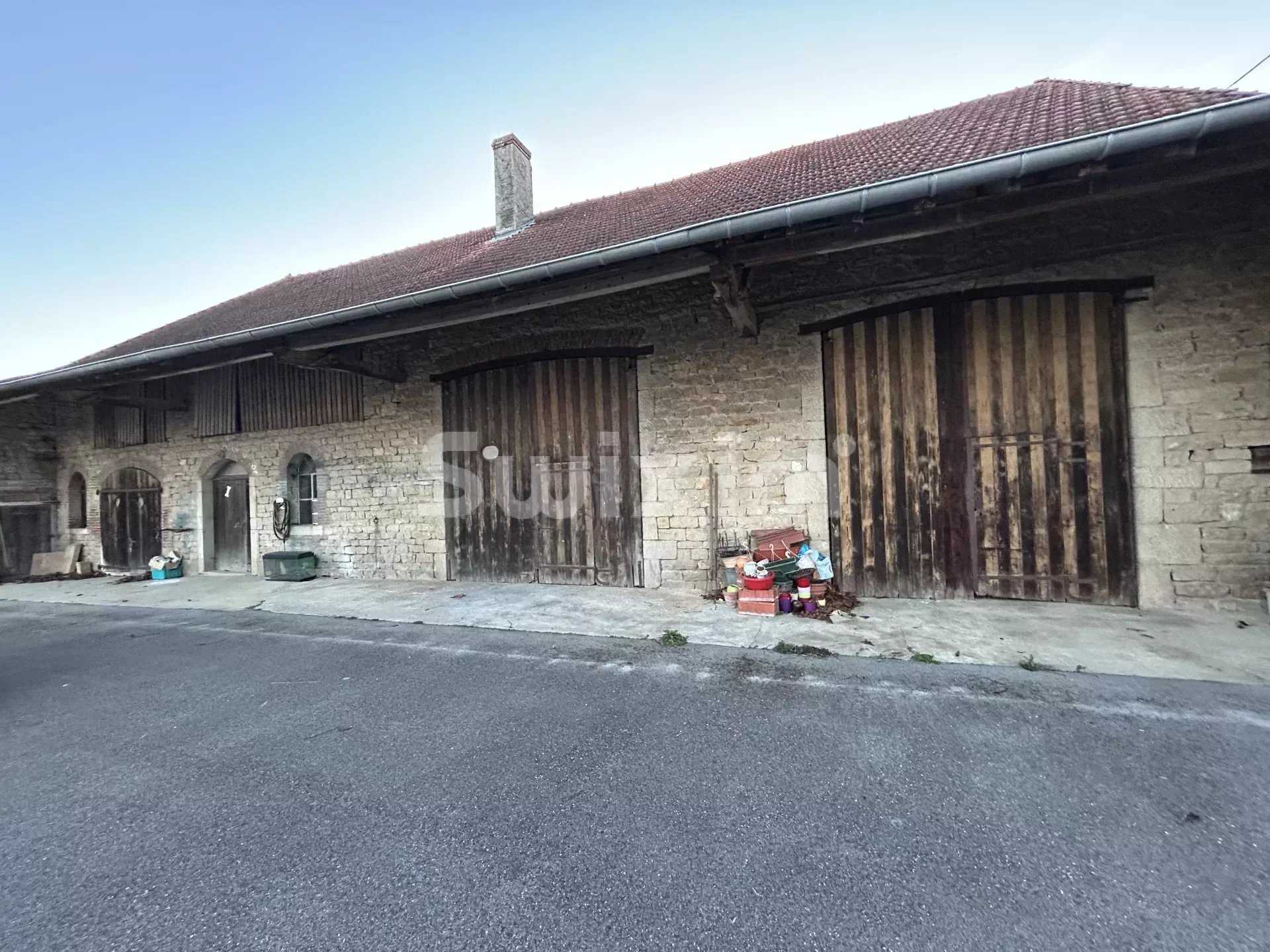 Rumah di orang Bletteran, Bourgogne-Franche-Comte 12629191