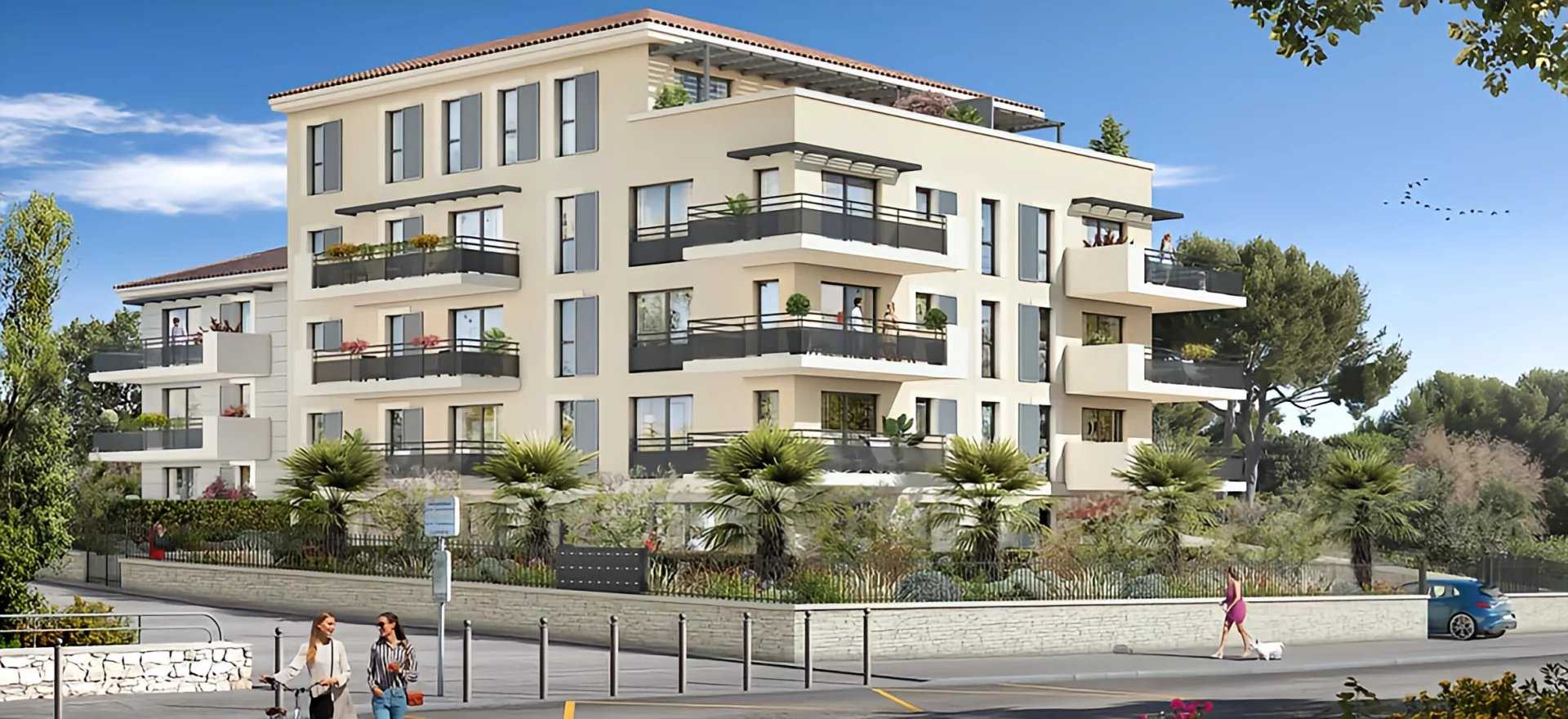 Condominium in La Ciotat, Provence-Alpes-Cote d'Azur 12629238