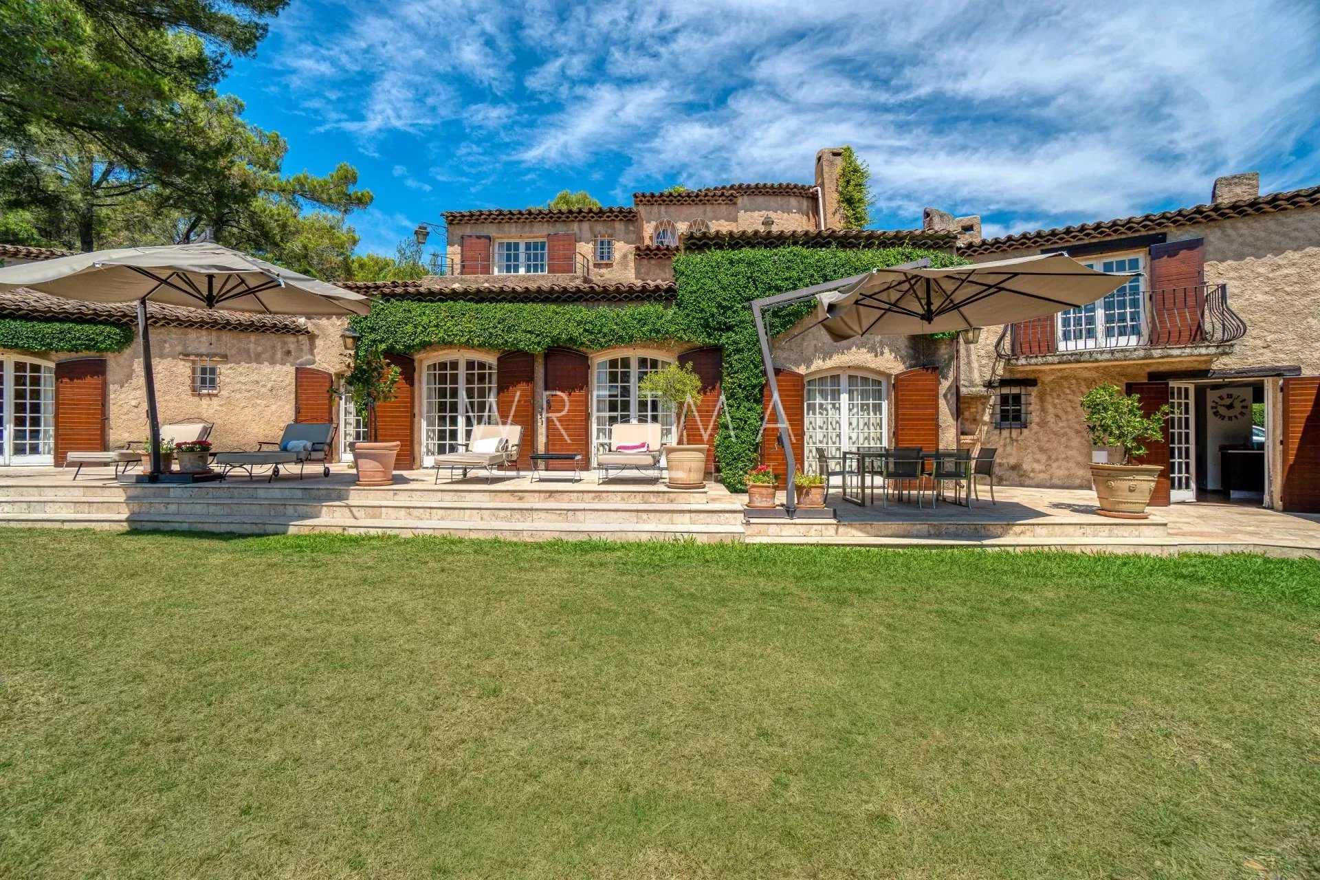 Haus im Le Plan-de-Grasse, Provence-Alpes-Cote d'Azur 12629287