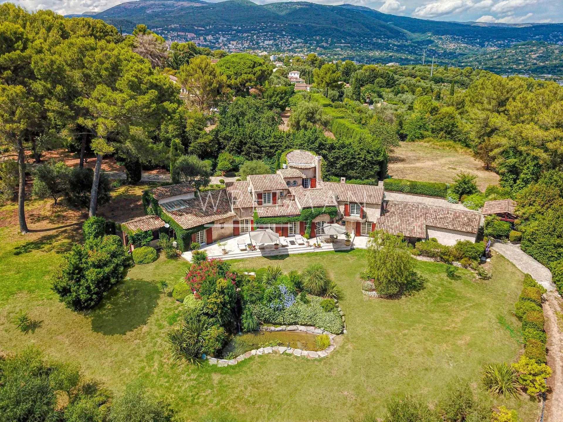 Haus im Le Plan-de-Grasse, Provence-Alpes-Côte d'Azur 12629287