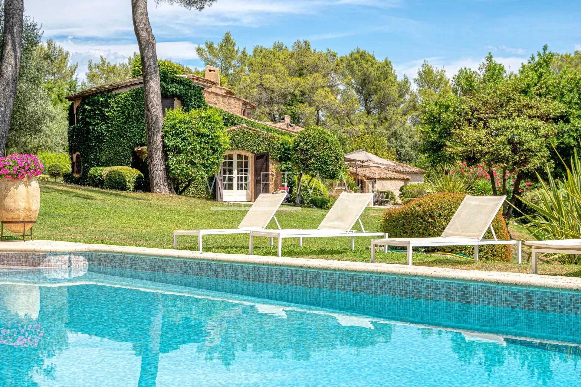 House in Le Plan-de-Grasse, Provence-Alpes-Cote d'Azur 12629287