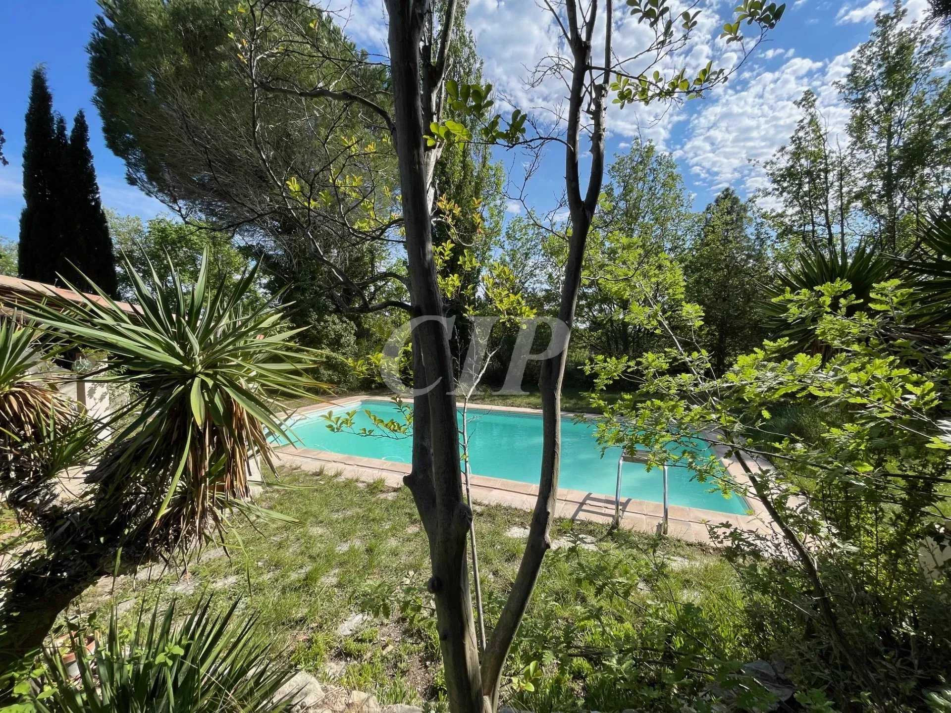 Rumah di Saint-Cannat, Provence-Alpes-Cote d'Azur 12629325
