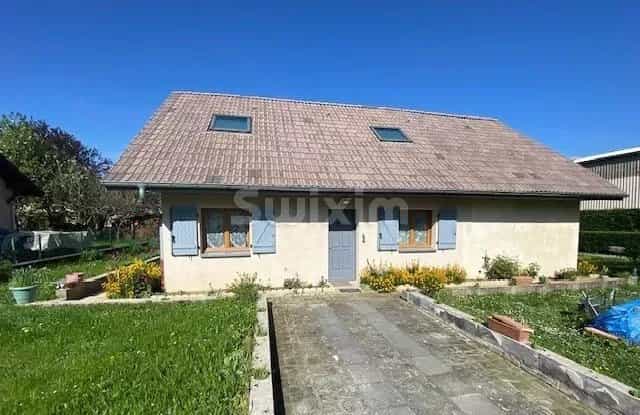 Huis in Yenne, Auvergne-Rhone-Alpes 12629346