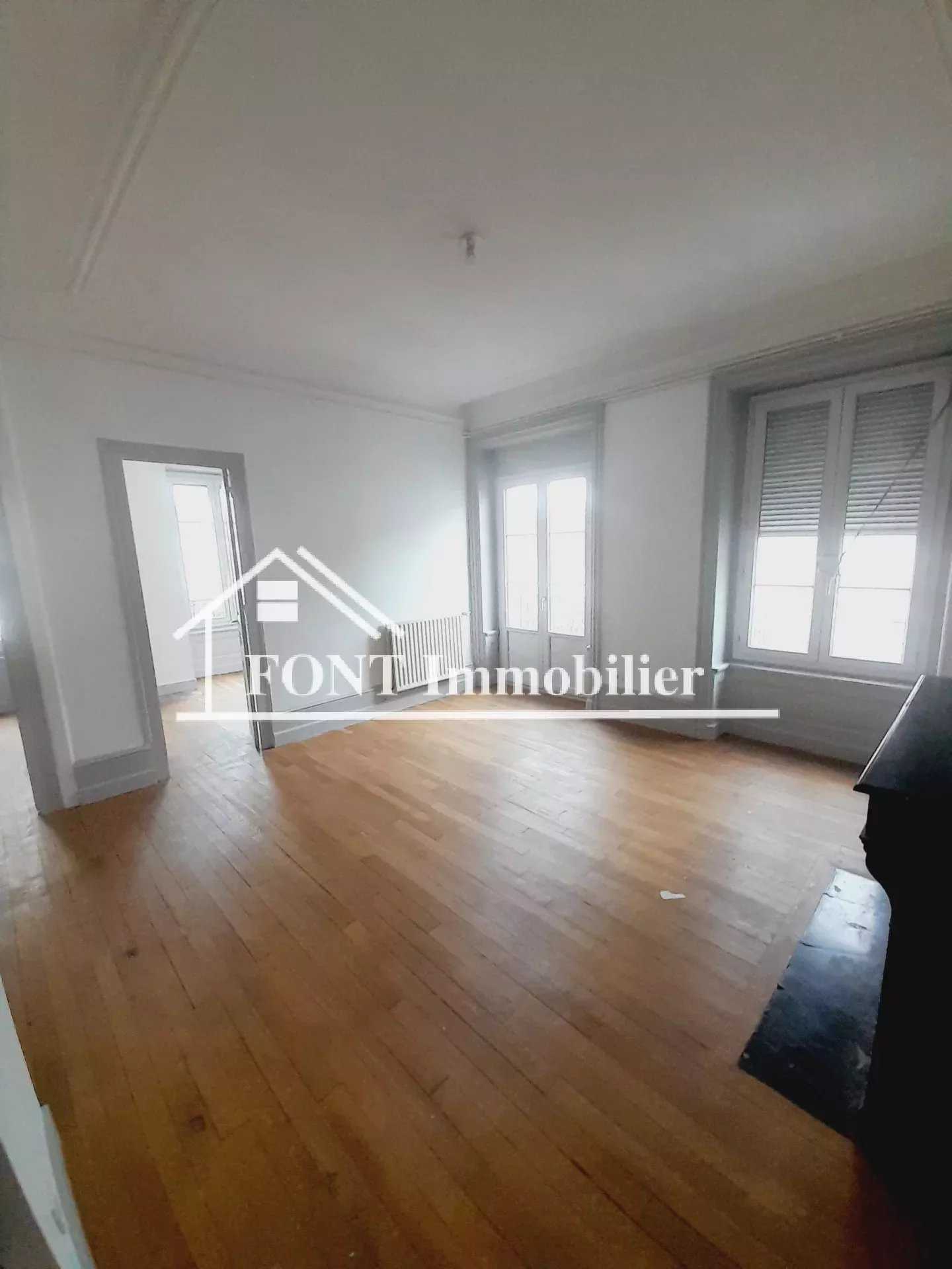 公寓 在 Saint-Chamond, Auvergne-Rhone-Alpes 12629494