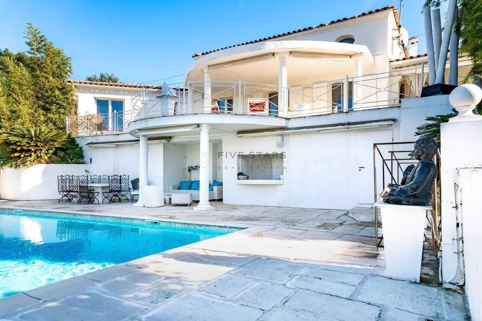 House in Lingostiere, Provence-Alpes-Cote d'Azur 12629622