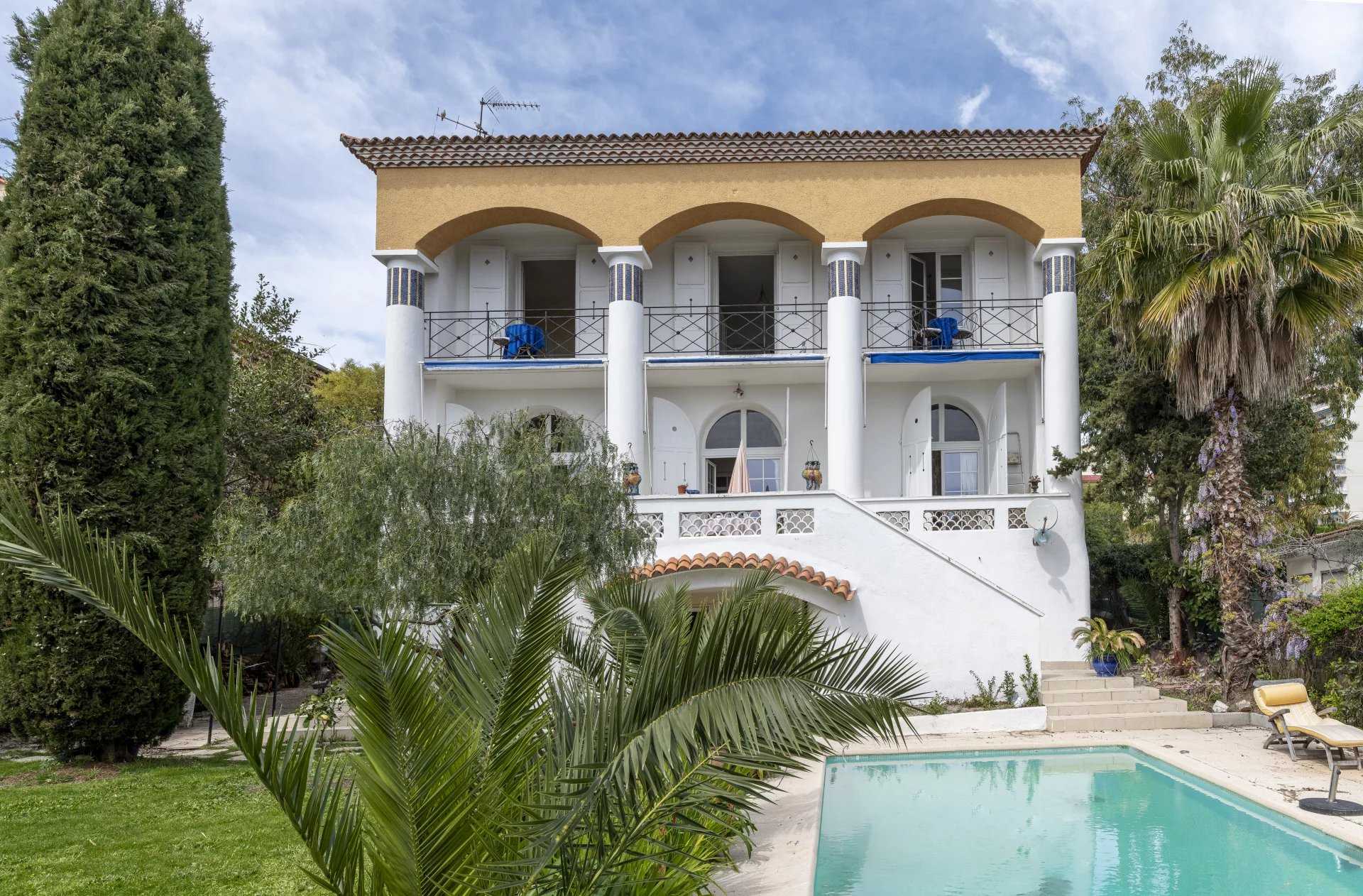 House in Sainte-Helene, Provence-Alpes-Cote d'Azur 12629665