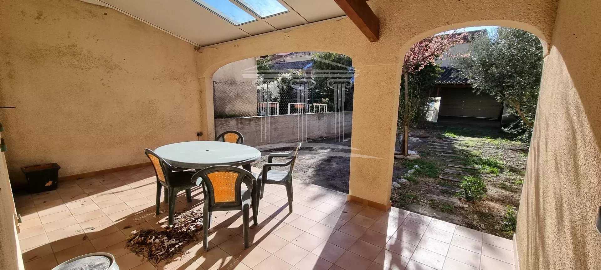 casa no Sorgues, Provence-Alpes-Cote d'Azur 12629688