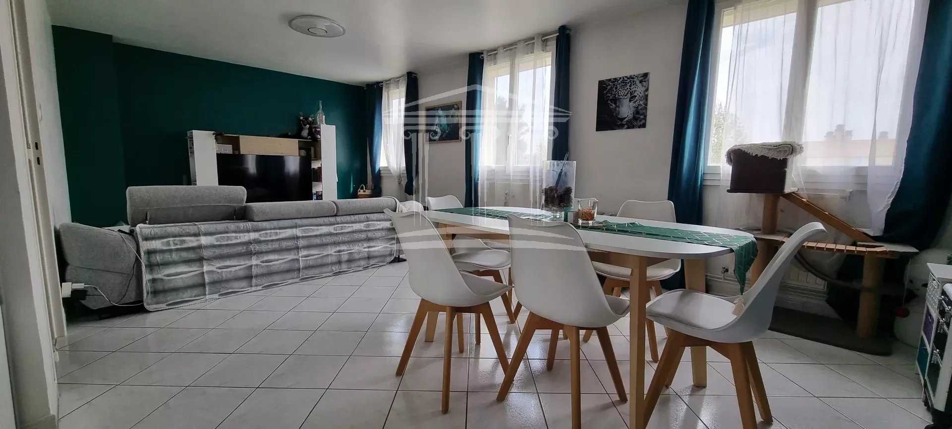 公寓 在 索尔格, 普罗旺斯-阿尔卑斯-蓝色海岸 12629694